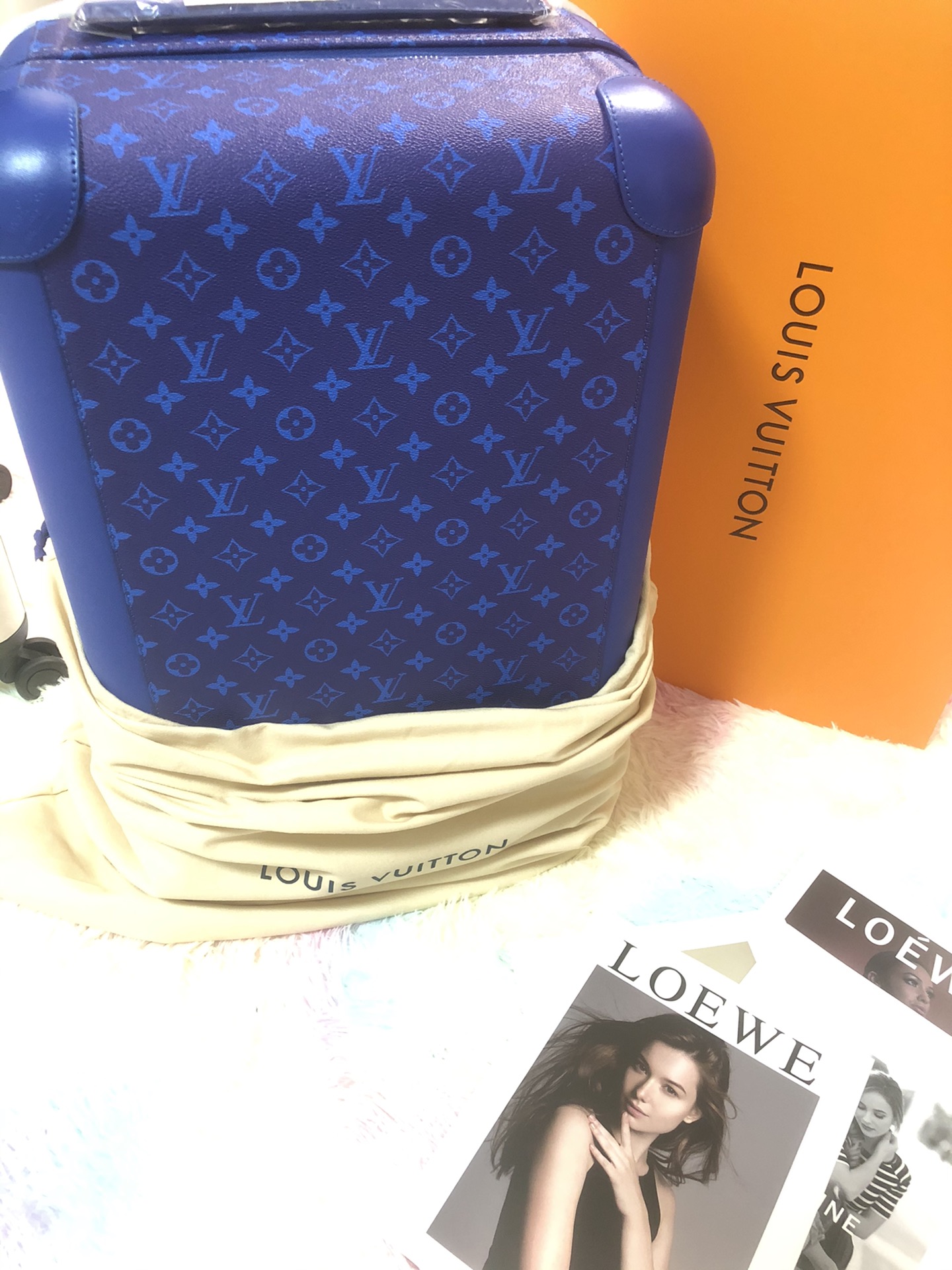 Louis Vuitton M20438 Horizon 55 Taurillon Leather Blue