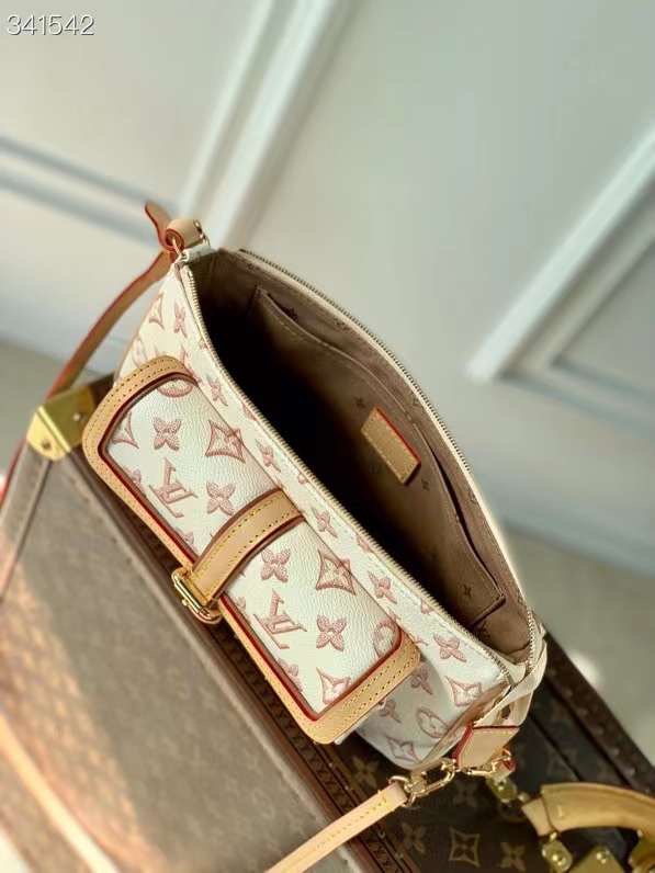 Louis Vuitton M20920 Maxi Multi Pochette Accessoires Handbag  Monogram Coated Canvas Beige