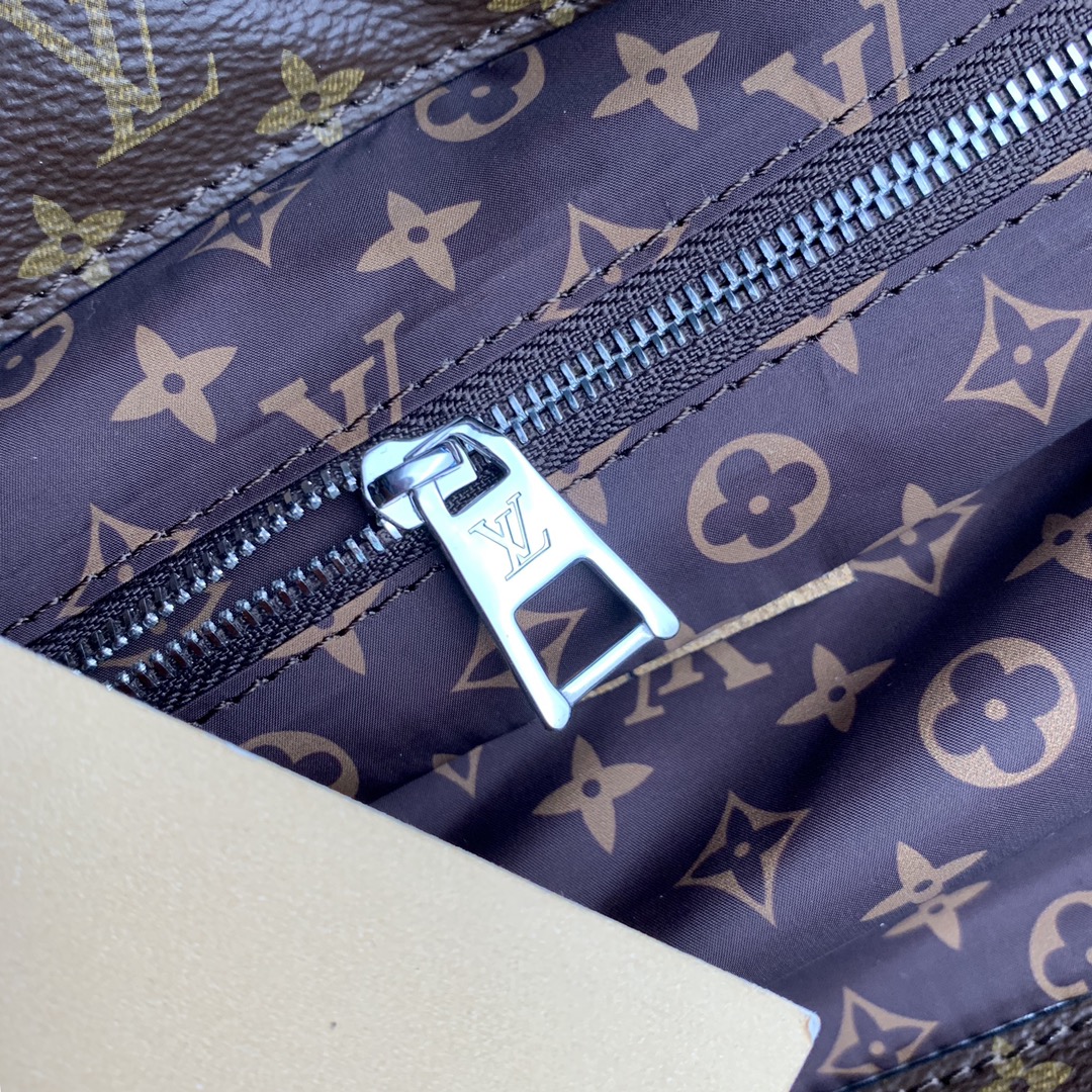 Louis Vuitton M21053 ONTHEGO MM Recycled Nylon Silver