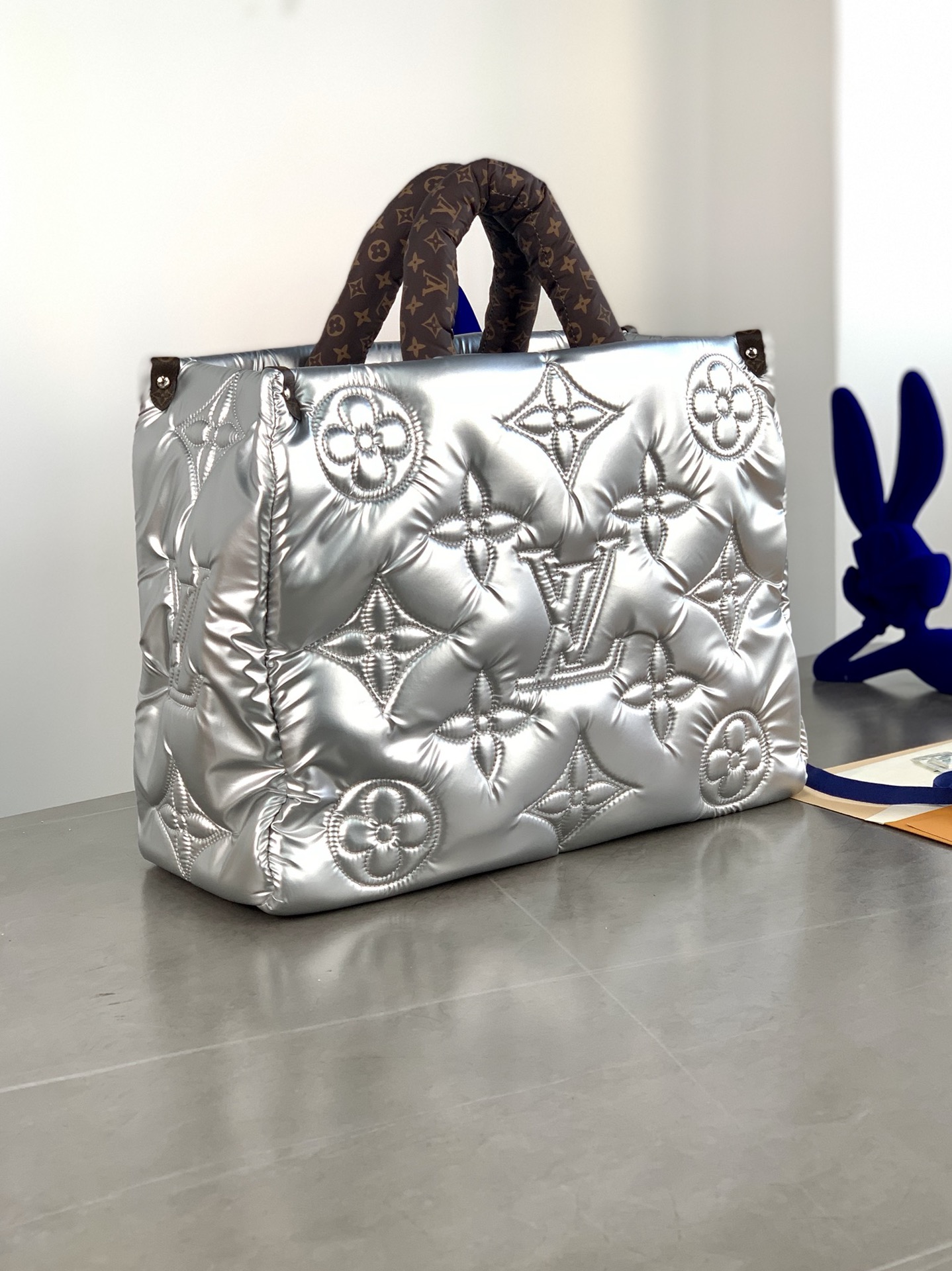 Louis Vuitton M21053 ONTHEGO MM Recycled Nylon Silver