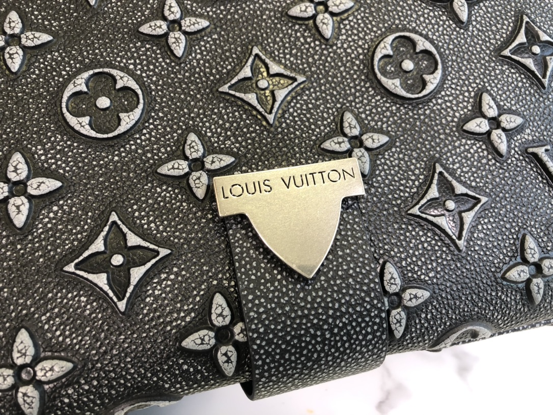 Louis Vuitton M21358 Archy Messenger MM Bag Cowhide leather Black