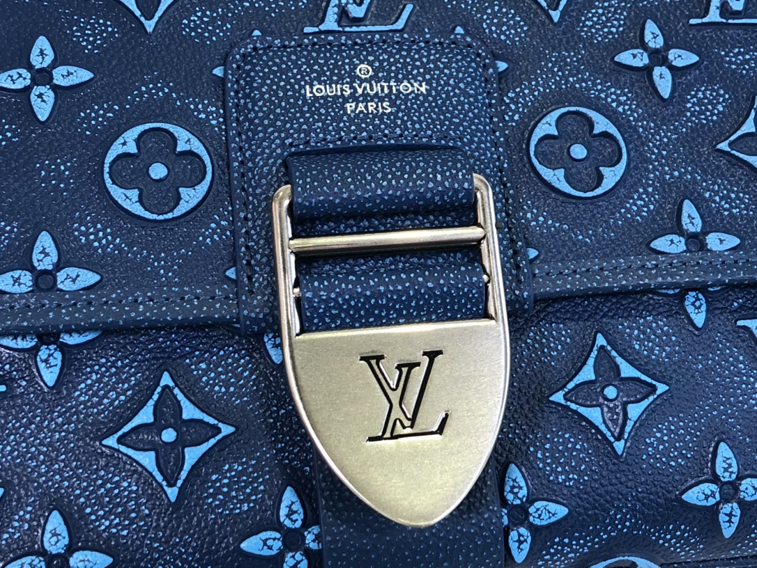 Louis Vuitton M21358 Archy Messenger MM Bag Cowhide leather Blue