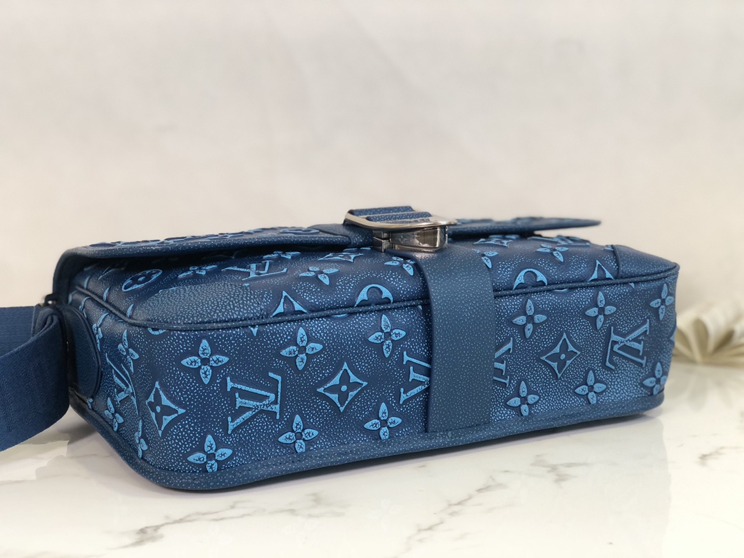 Louis Vuitton M21358 Archy Messenger MM Bag Cowhide leather Blue