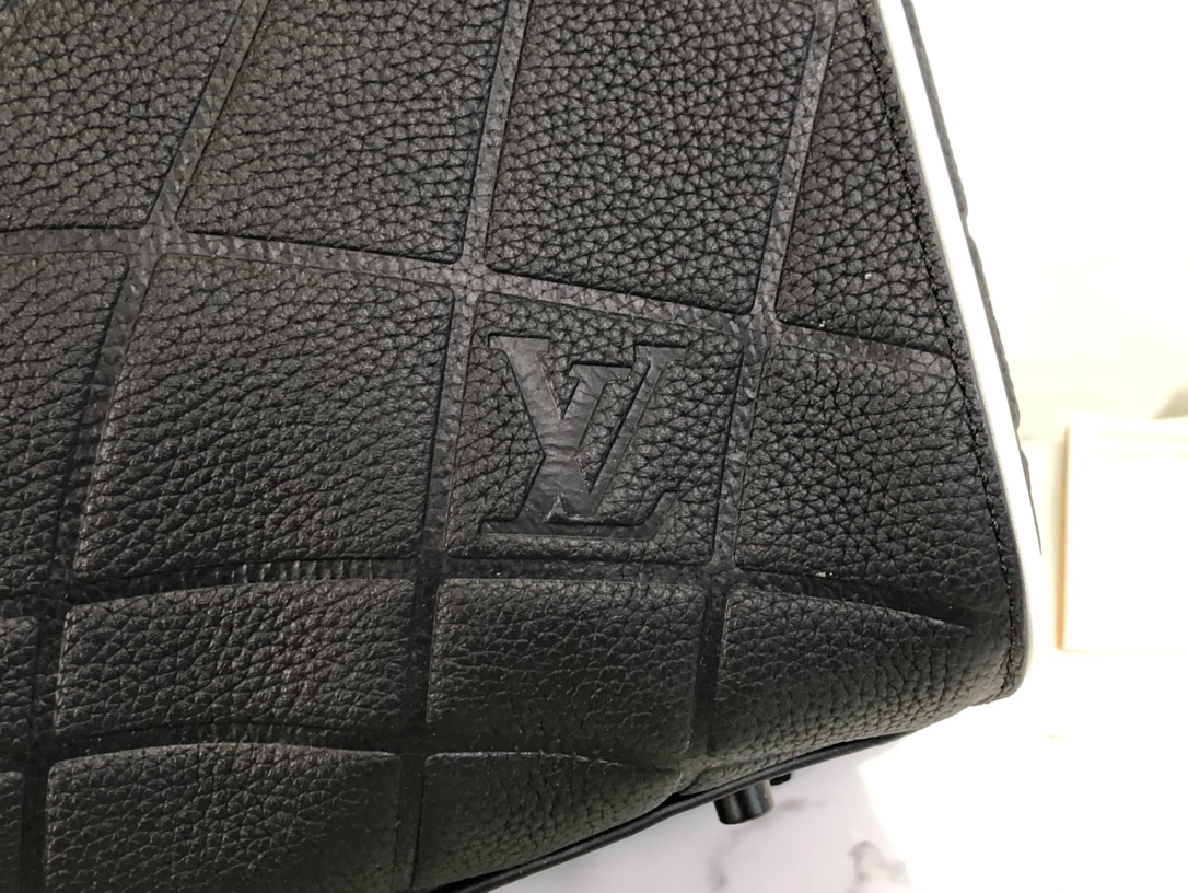 Louis Vuitton M21382 Keepall Bandouliere 50 Weekend Bag Taurillon calf leather