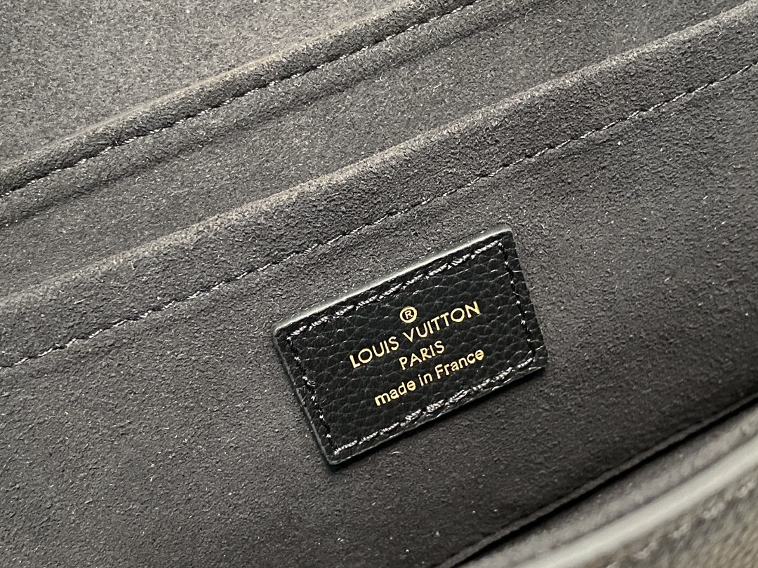 Louis Vuitton M22303 LockMe Chain Bag East West Black