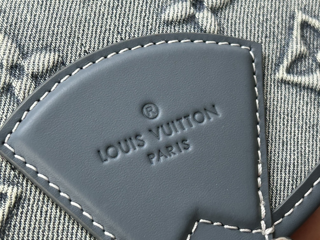 Louis Vuitton M22534 Montsouris Backpack