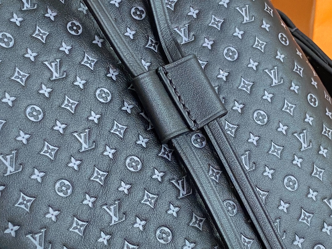 Louis Vuitton M22598 NeoNoe BB Black Calfskin