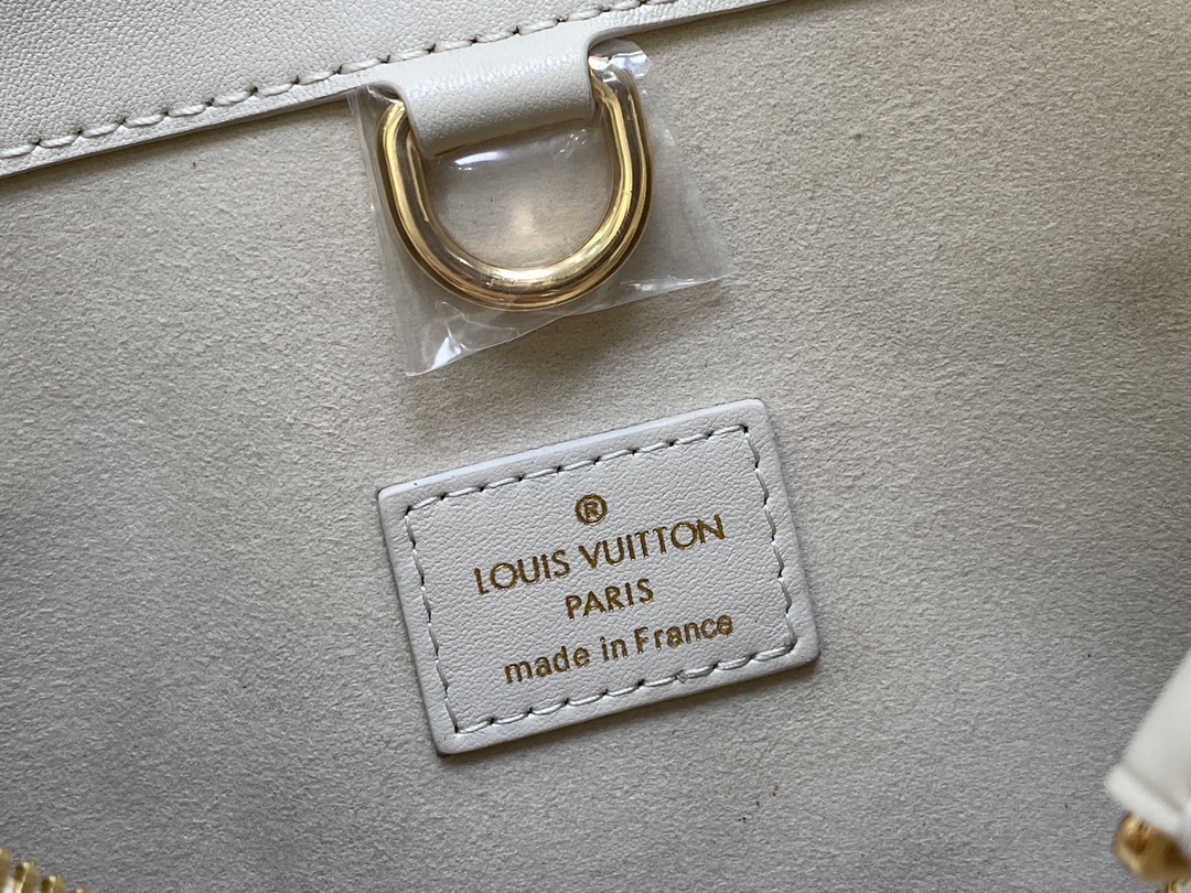 Louis Vuitton M23061 Lock It MM Taurillon Leather Smooth Calfskin Cream