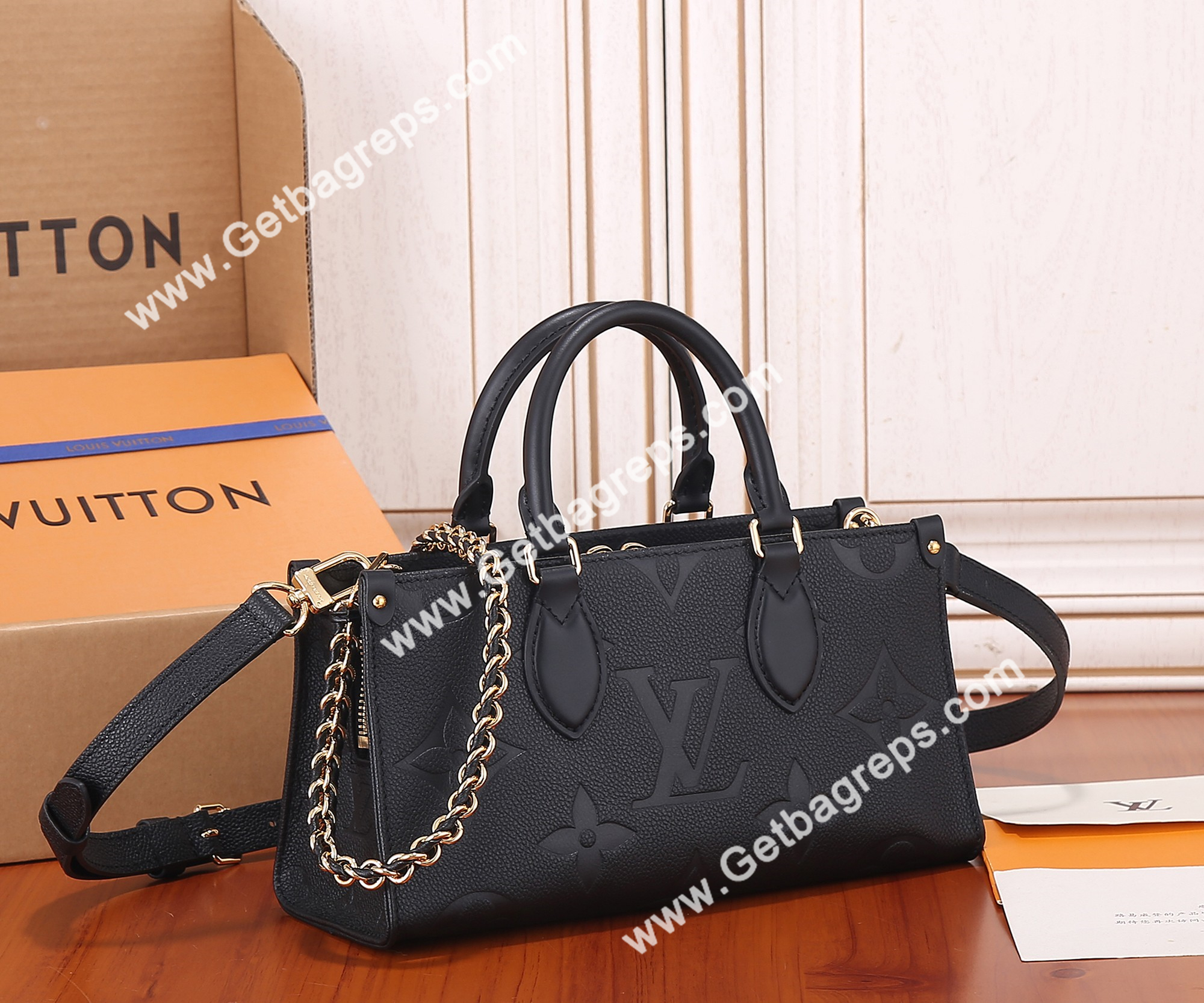 Louis Vuitton M23640 OnTheGo East West Embossed Grained Cowhide Leather Black