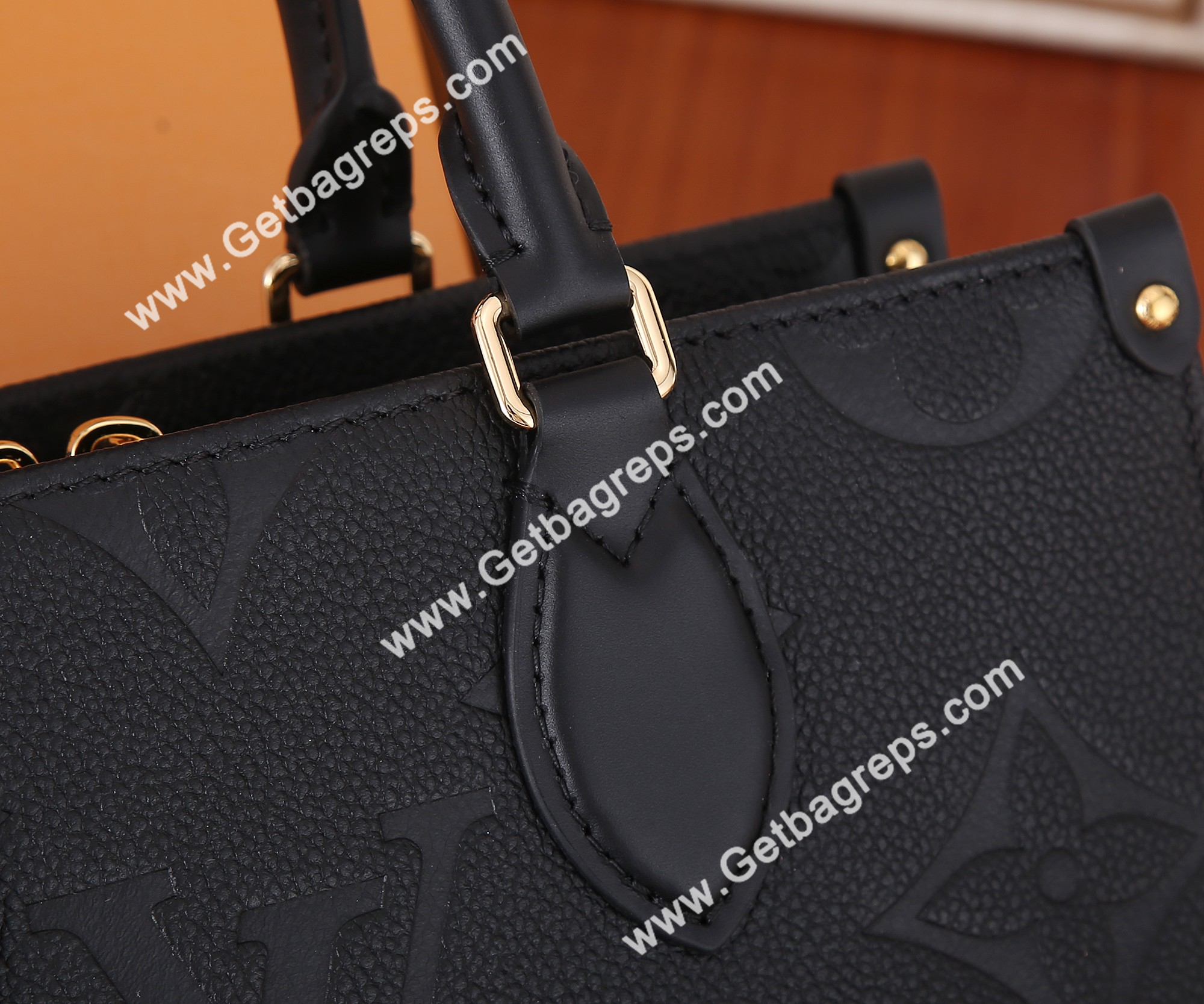 Louis Vuitton M23640 OnTheGo East West Embossed Grained Cowhide Leather Black