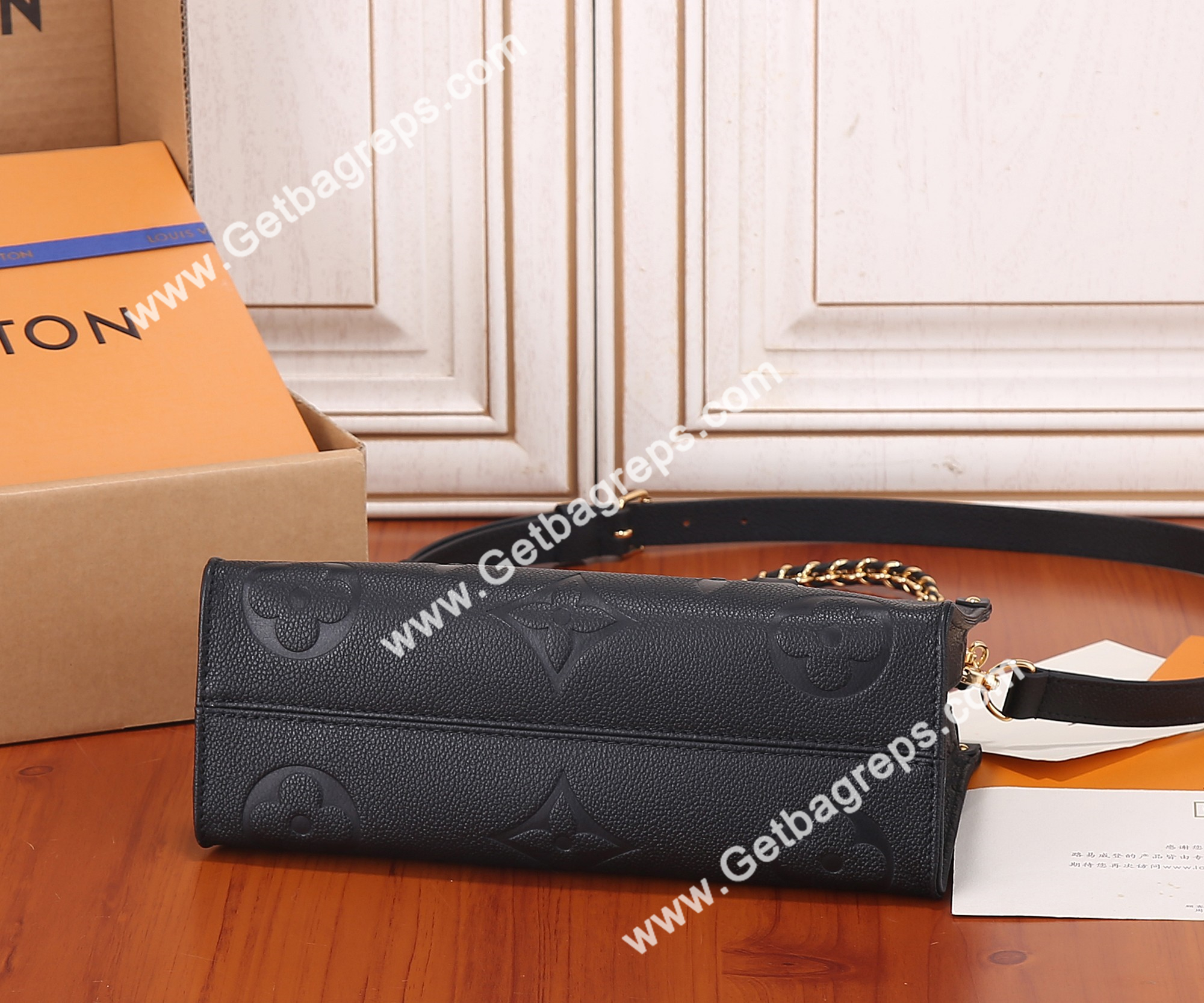 Louis Vuitton M23640 OnTheGo East West Embossed Grained Cowhide Leather Black