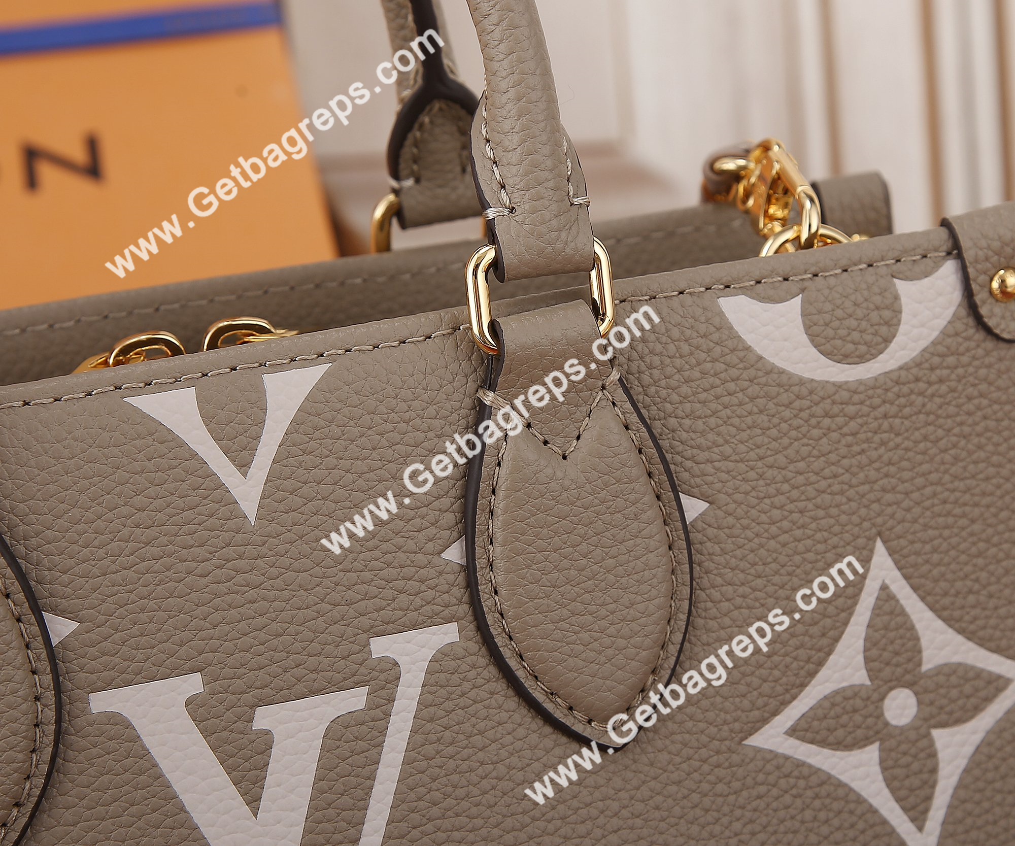 Louis Vuitton M23641 OnTheGo East West Embossed Grained Cowhide Leather Cream