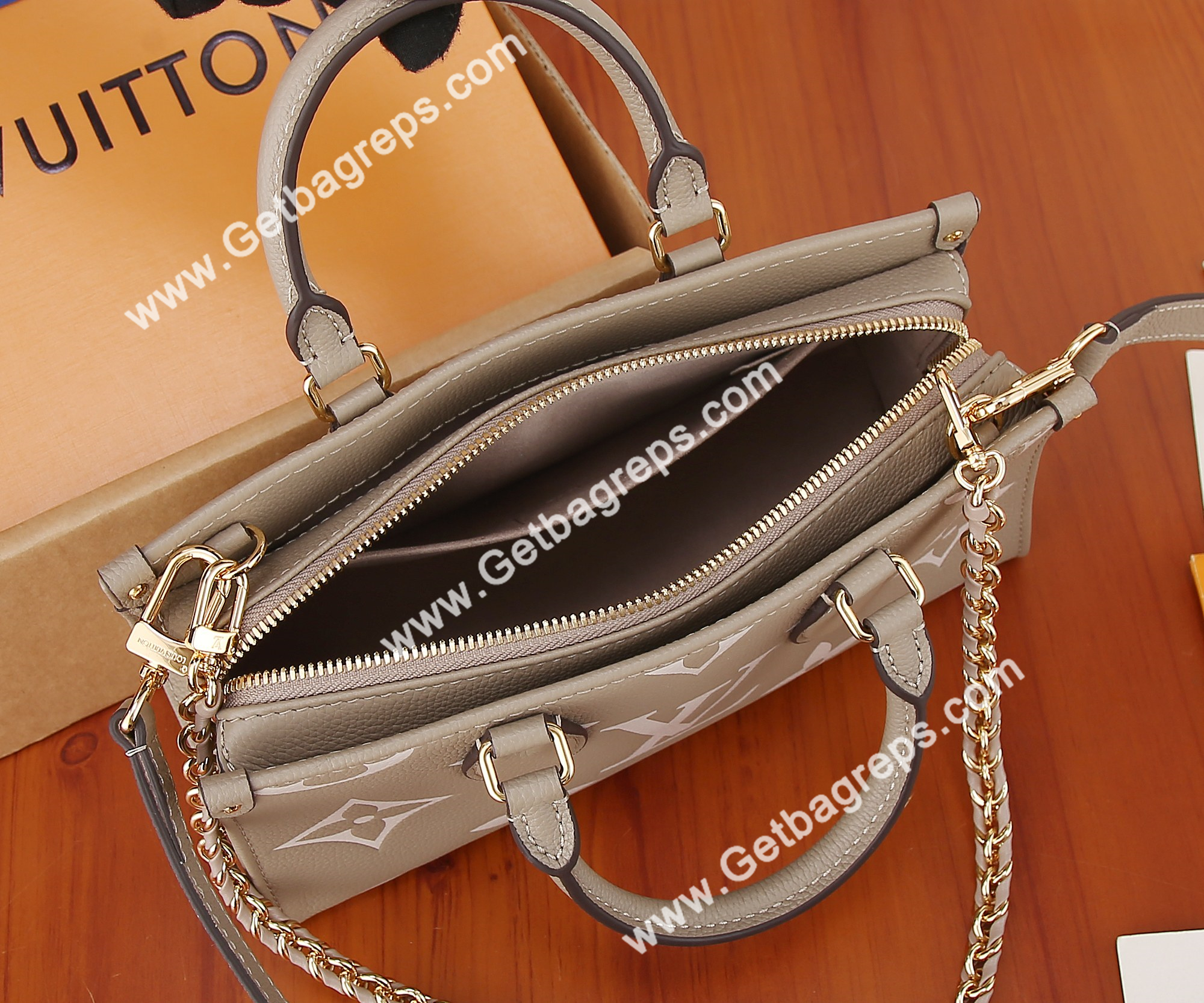 Louis Vuitton M23641 OnTheGo East West Embossed Grained Cowhide Leather Cream
