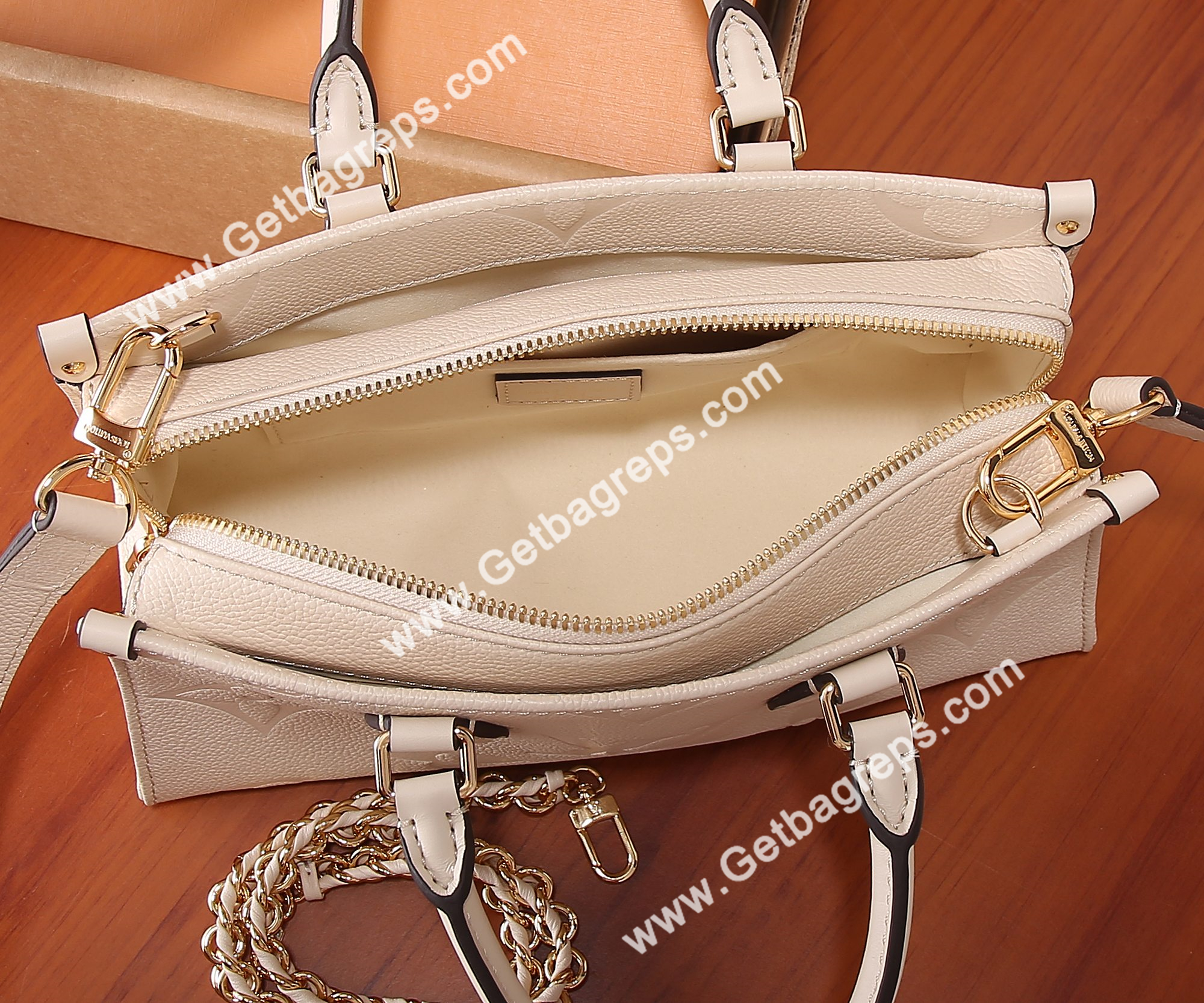 Louis Vuitton M23698 OnTheGo East West Embossed Grained Cowhide Leather White