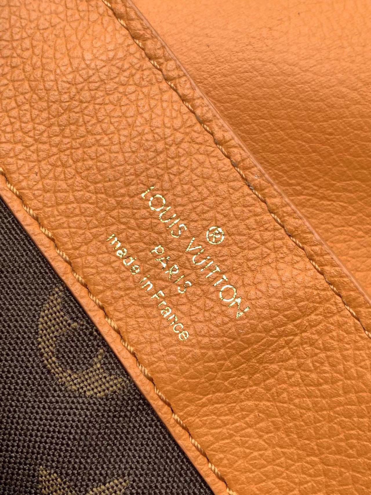 Louis Vuitton M25048 Dauphine Soft MM Calfskin Orange