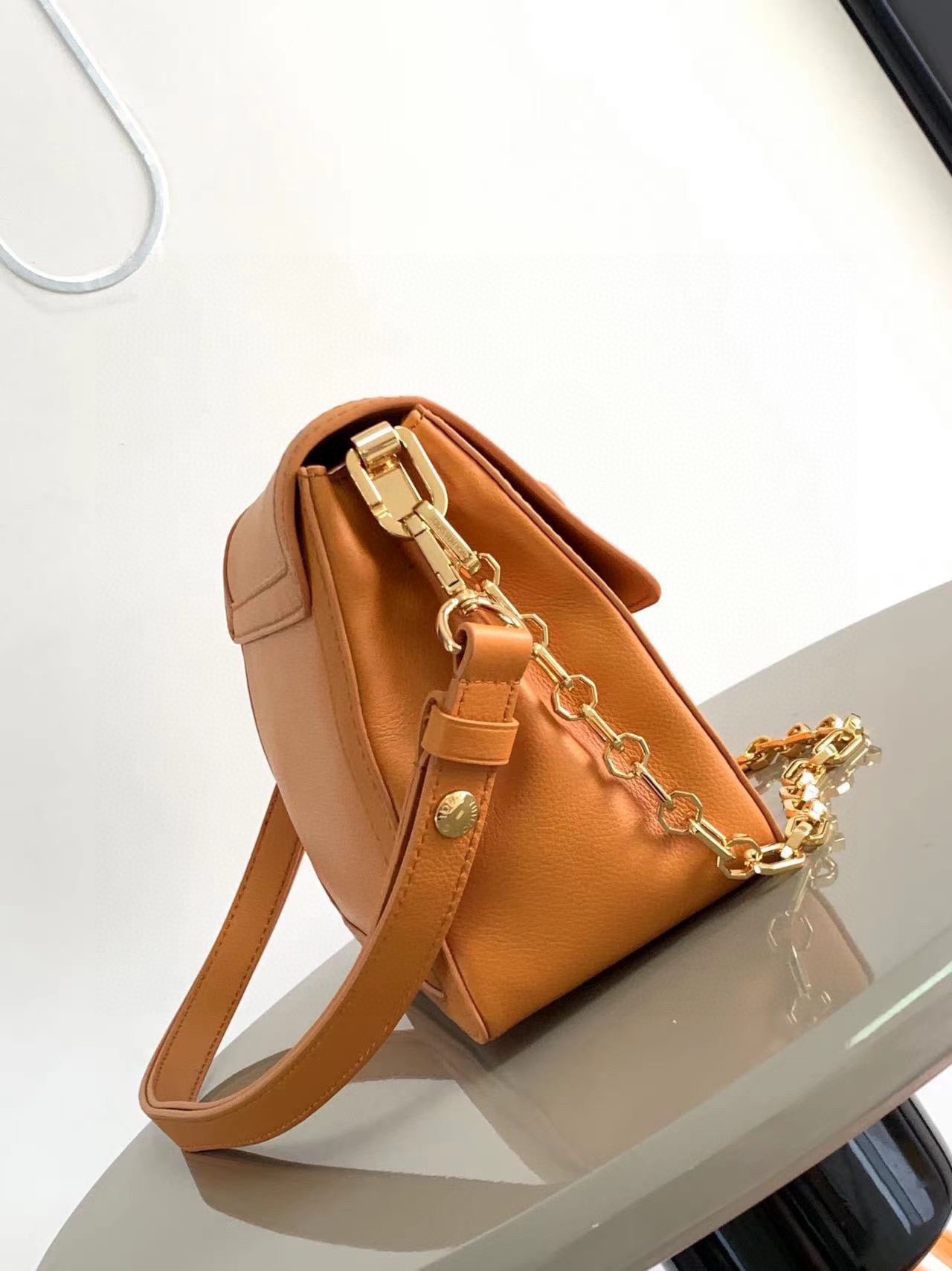 Louis Vuitton M25048 Dauphine Soft MM Calfskin Orange