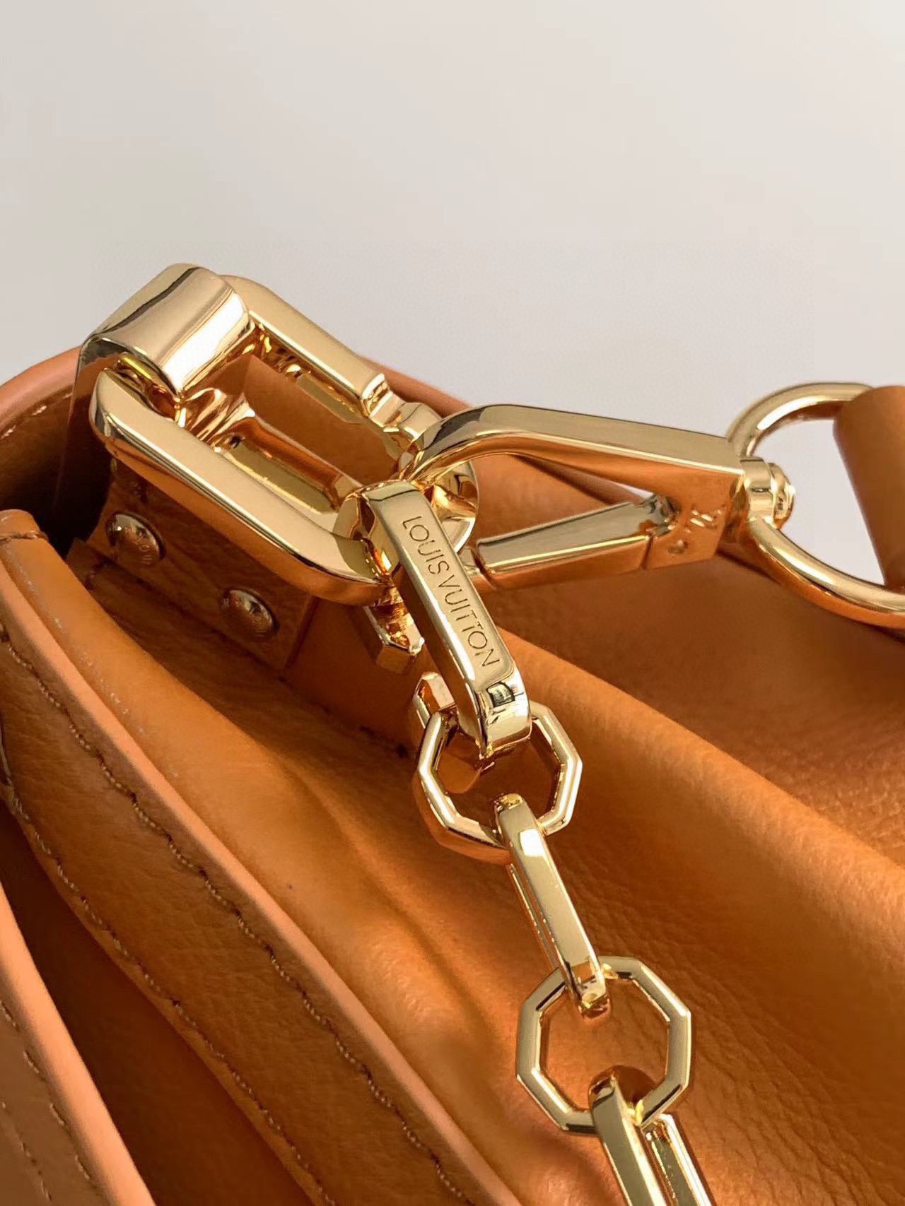 Louis Vuitton M25048 Dauphine Soft MM Calfskin Orange