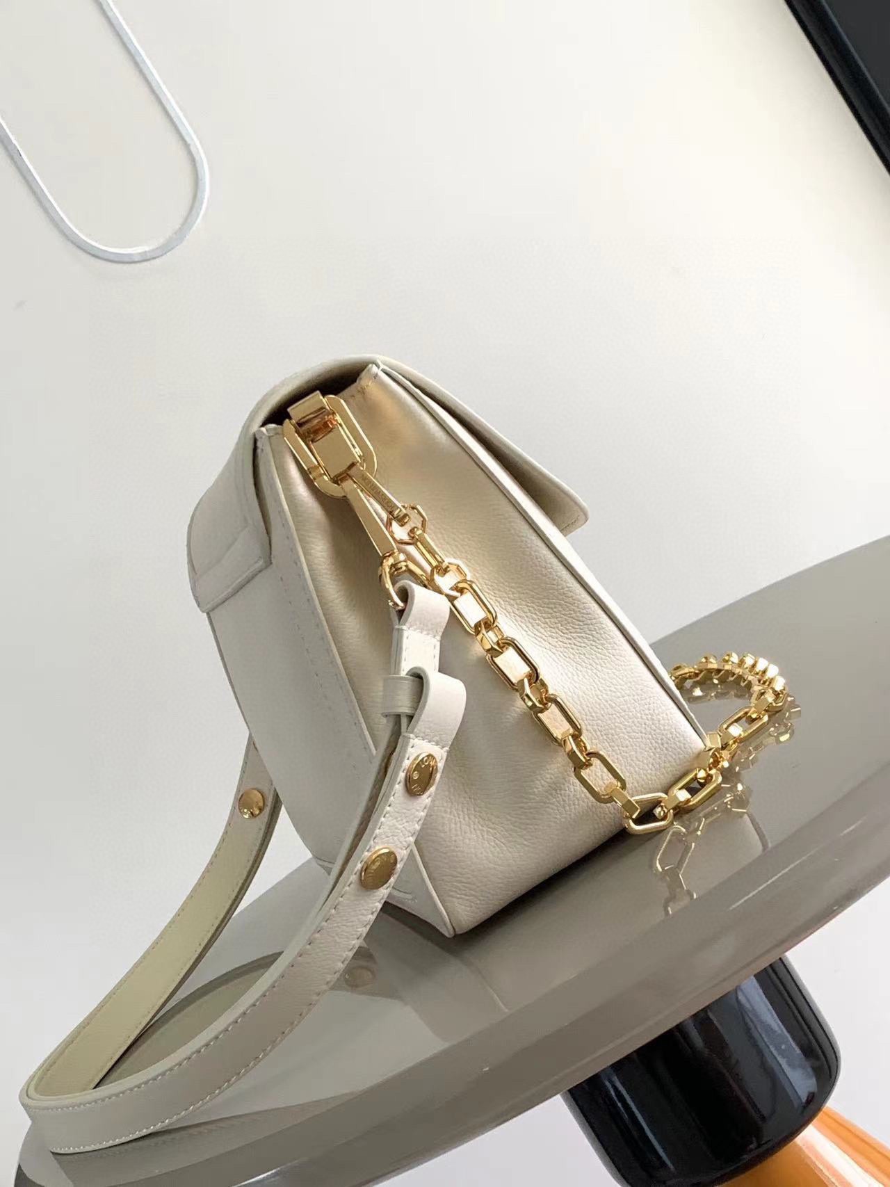 Louis Vuitton M25050 Dauphine Soft MM Calfskin White