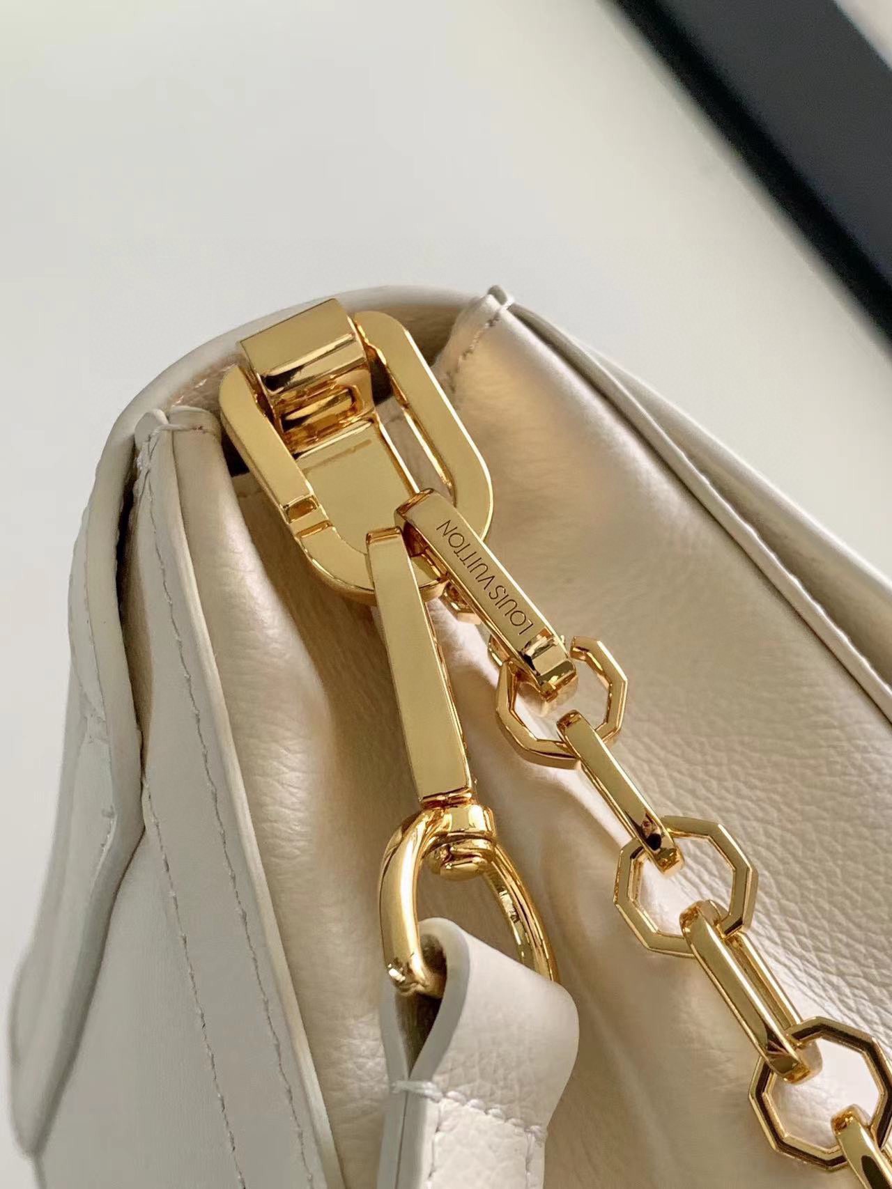 Louis Vuitton M25050 Dauphine Soft MM Calfskin White