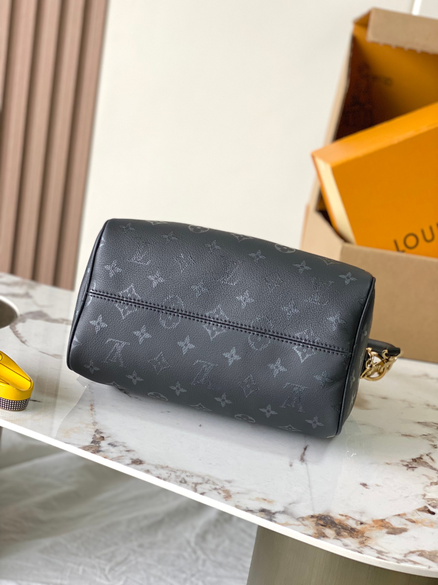 Louis Vuitton M26486 Speedy Bandouliere 25 Black
