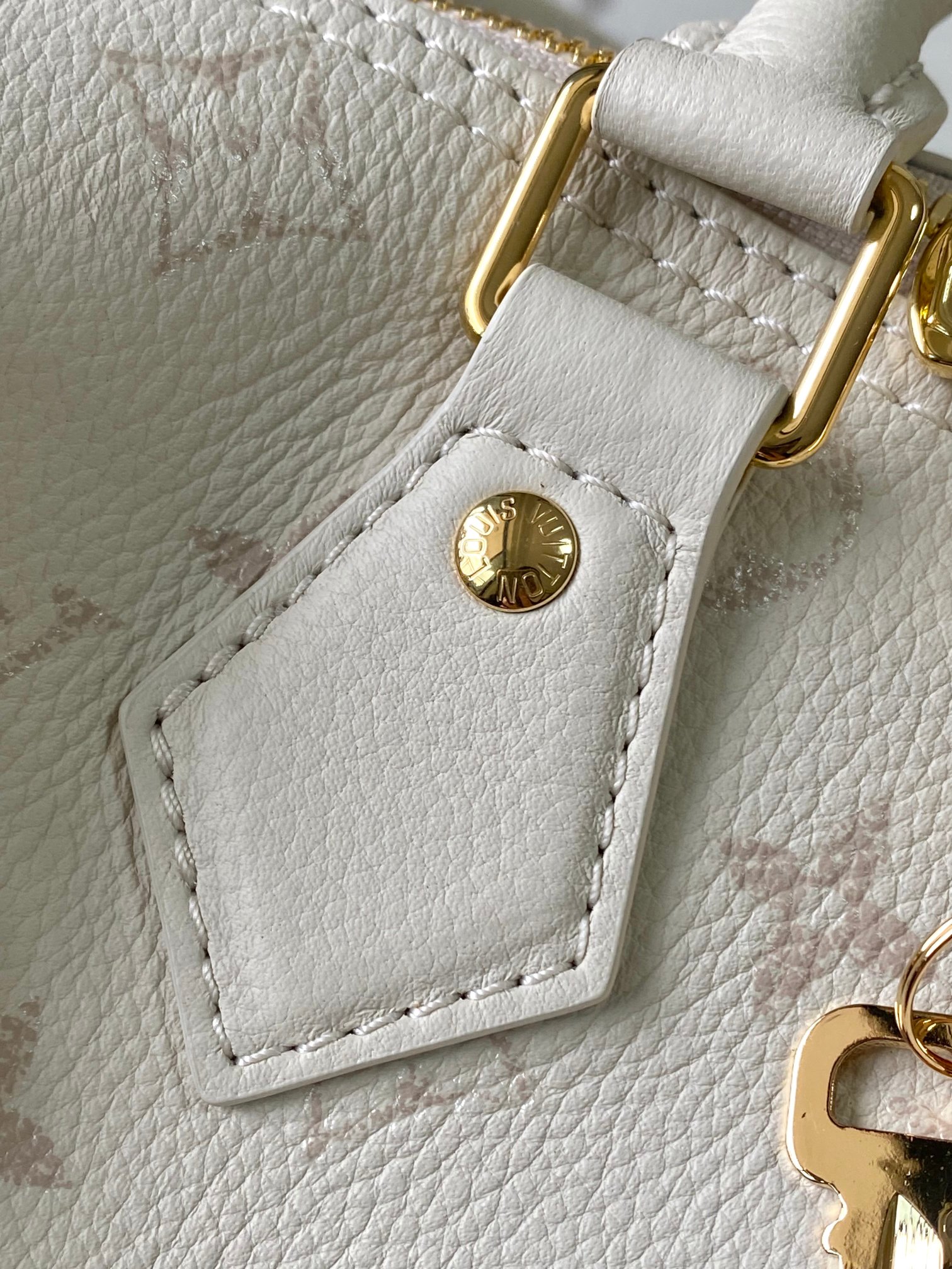 Louis Vuitton M26690 Speedy Bandouliere 25 White