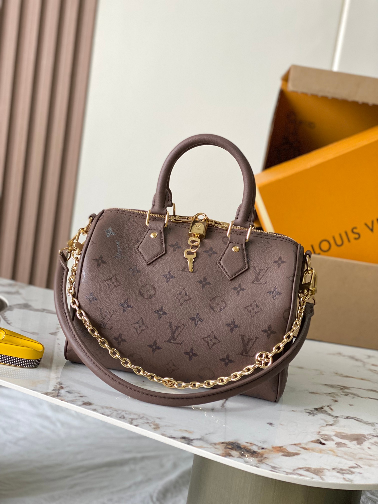 Louis Vuitton M26691 Speedy Bandouliere 25 Brown