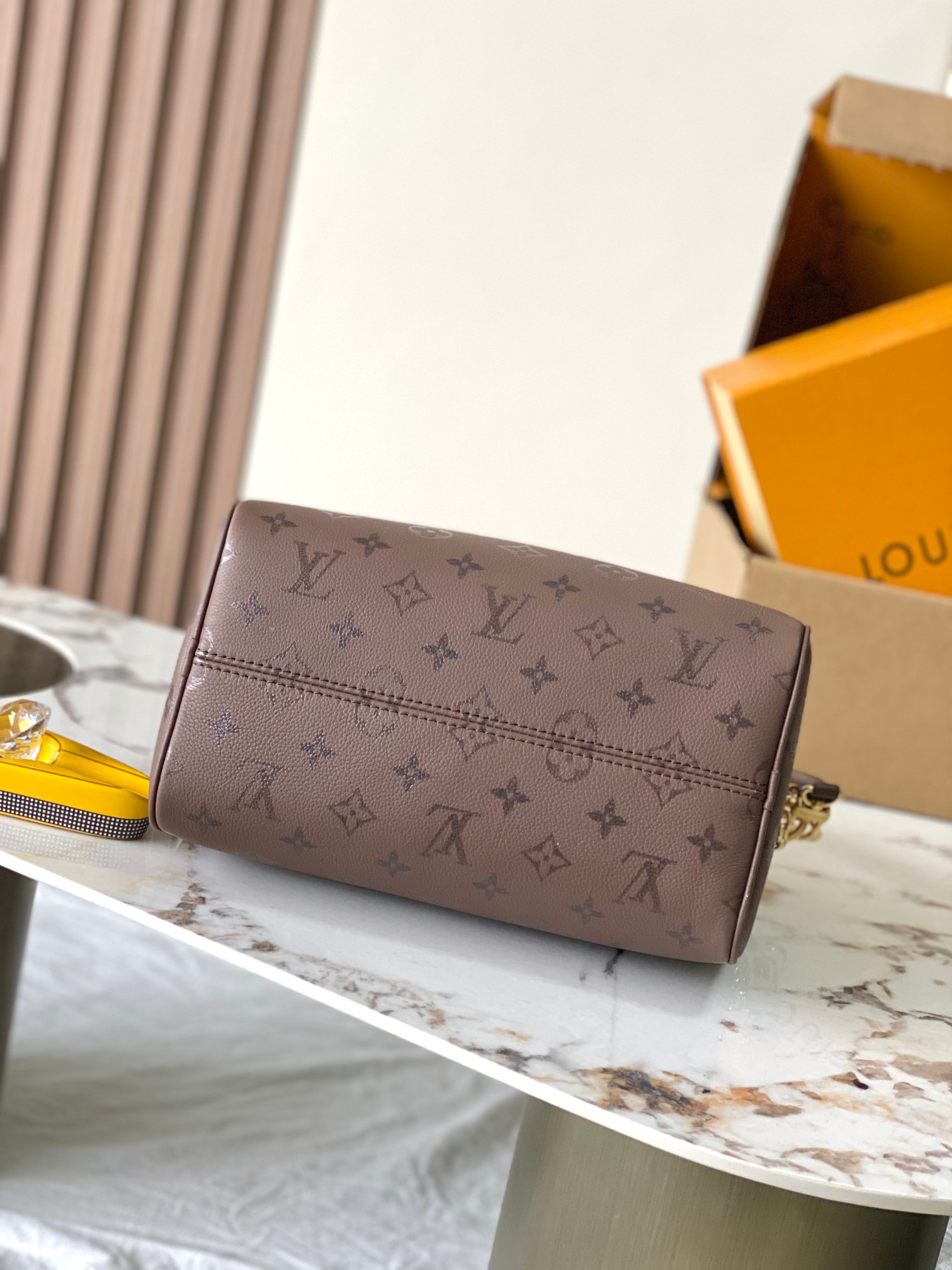 Louis Vuitton M26691 Speedy Bandouliere 25 Brown