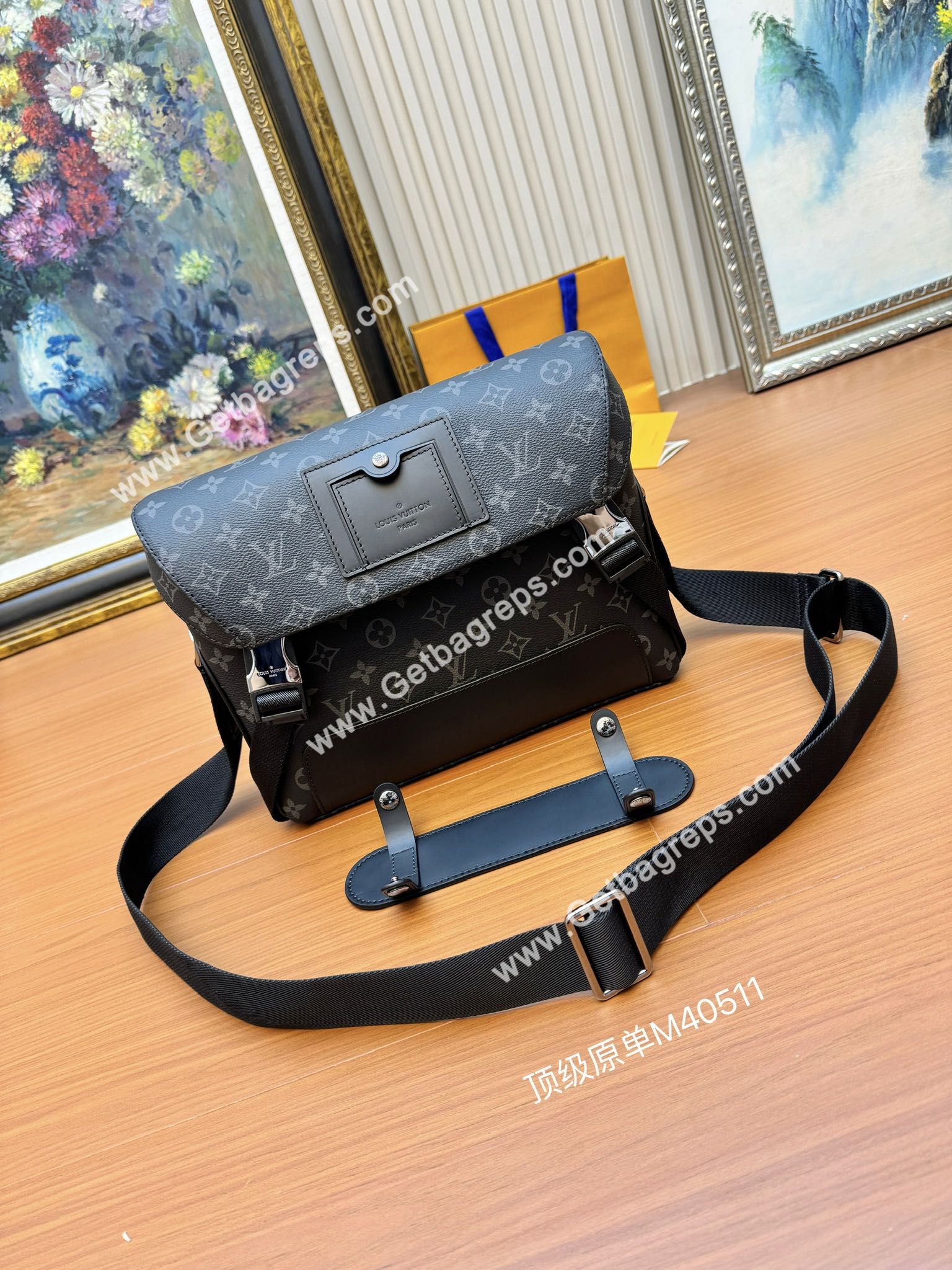 Louis Vuitton M40511 Men Bag