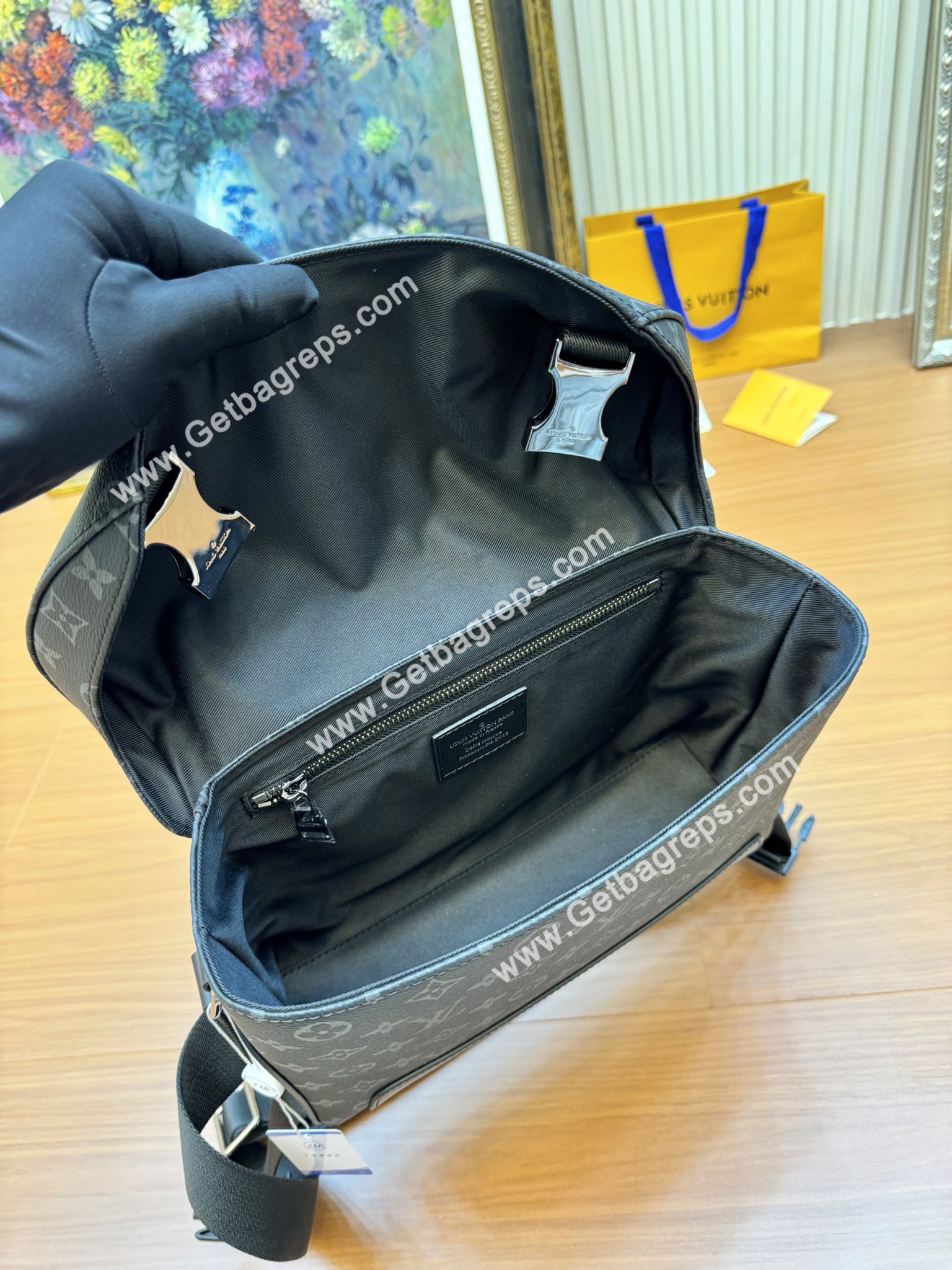 Louis Vuitton M40511 Men Bag