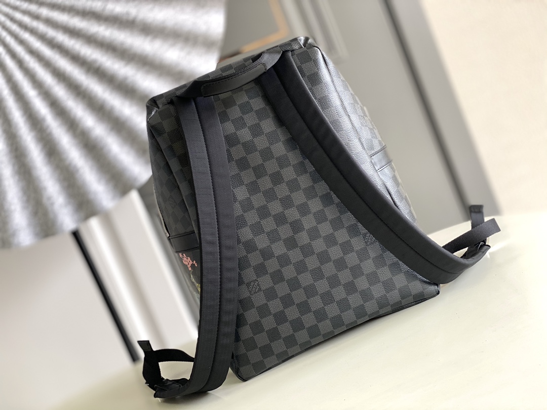 Louis Vuitton M45275 Discovery Backpack  Damier Graphite