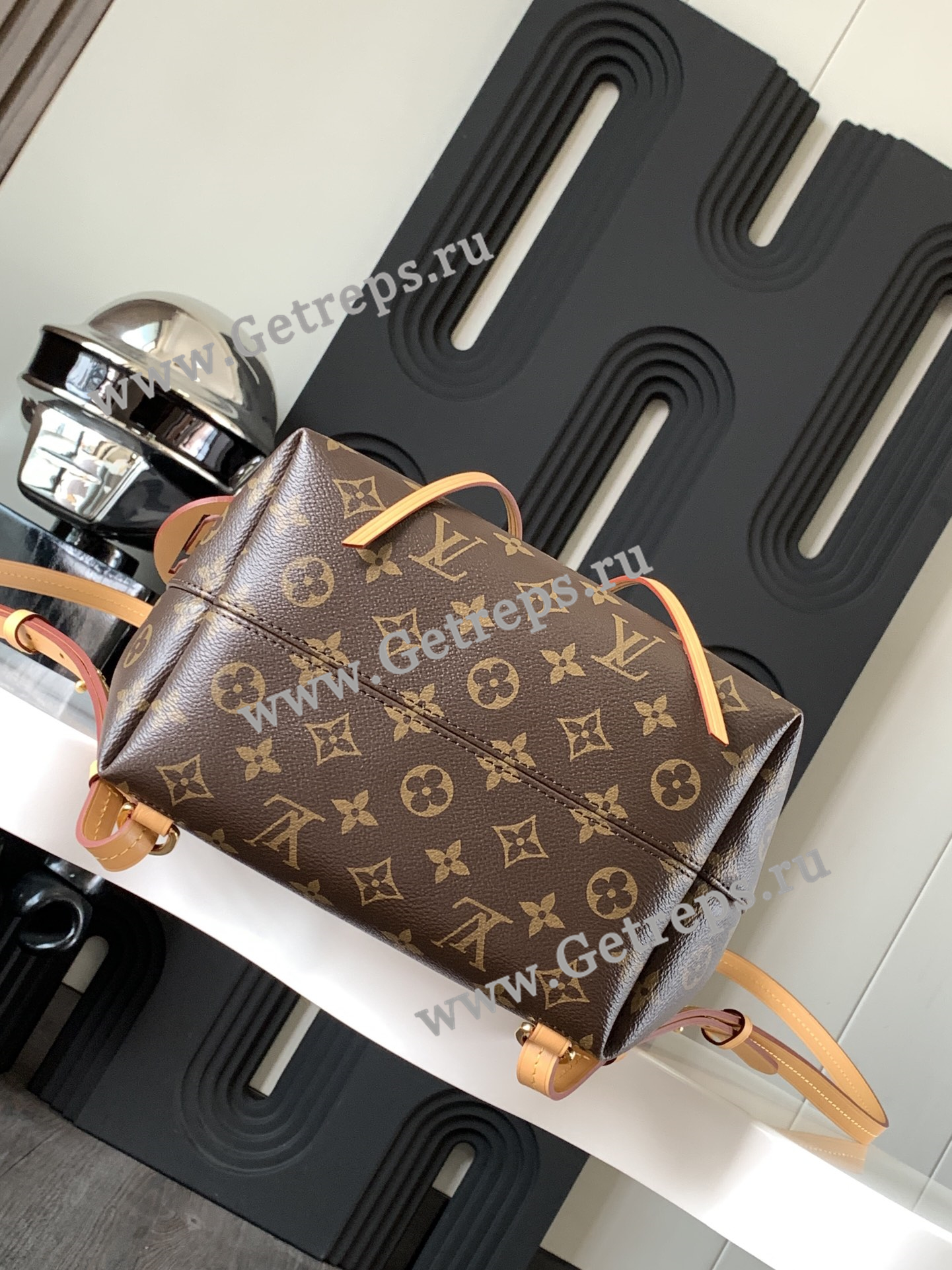 Louis Vuitton M45515 Montsouris PM Monogram Canvas Brown