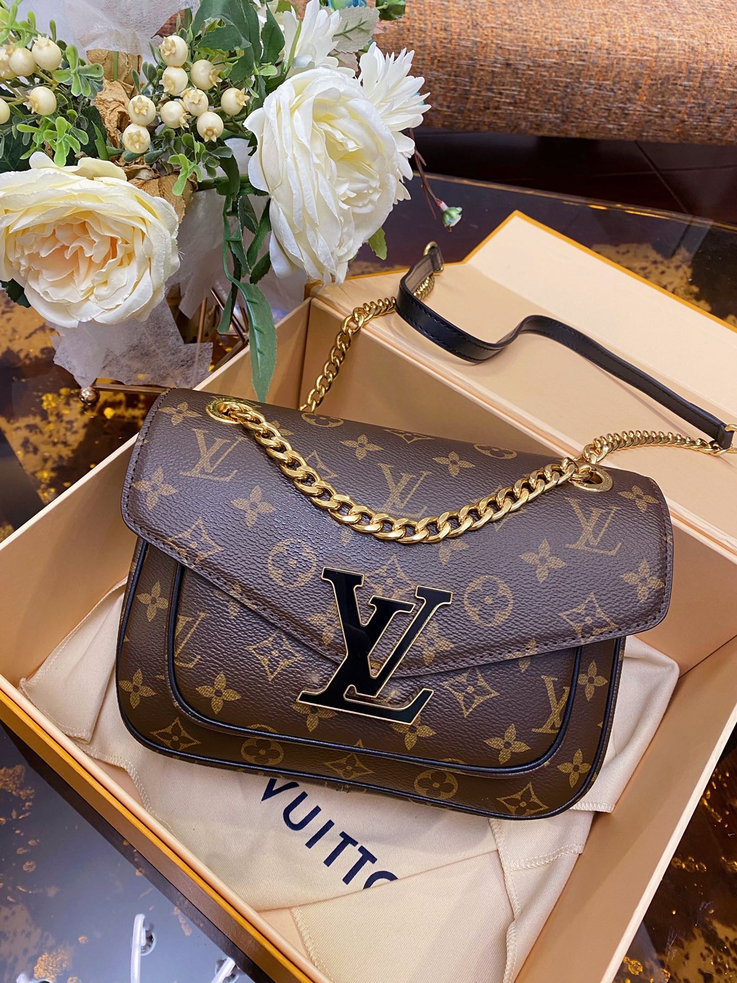 Louis Vuitton M45592 Passy handbag in Monogram canvas