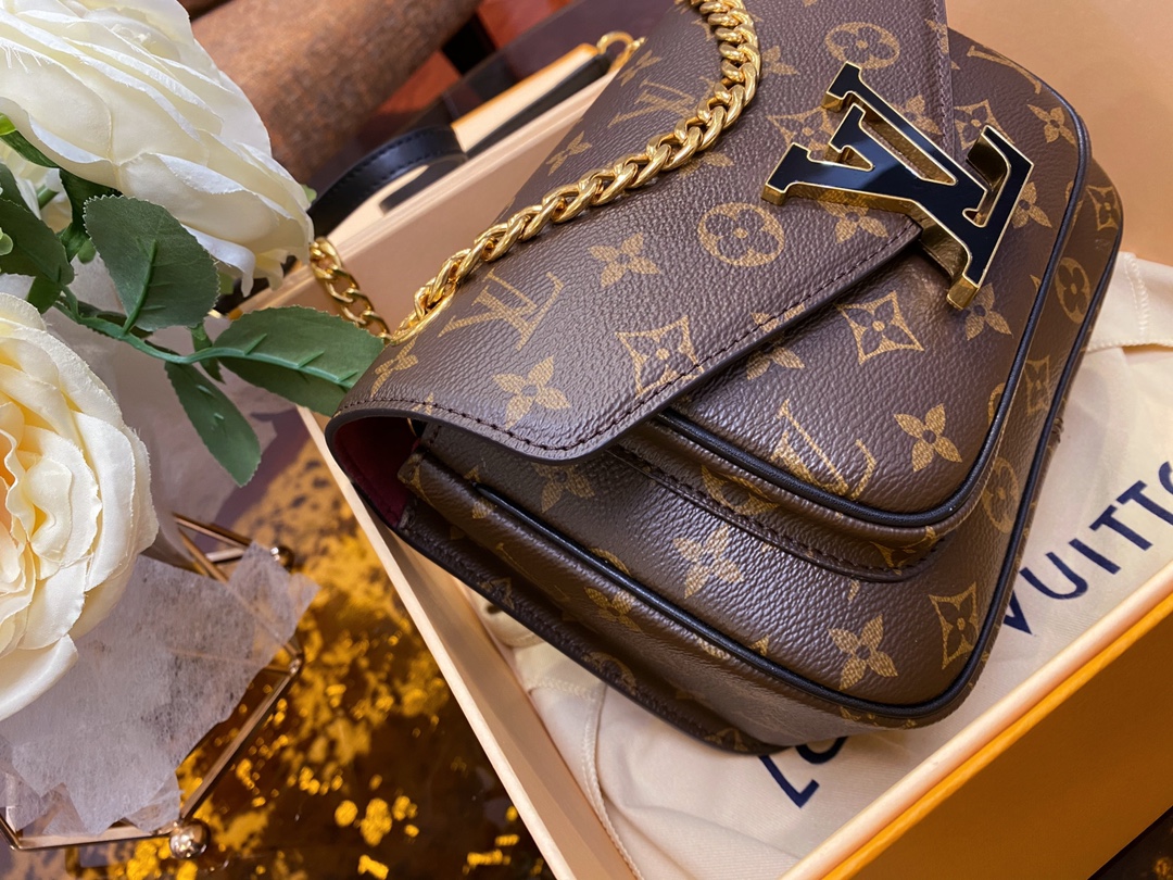 Louis Vuitton M45592 Passy handbag in Monogram canvas