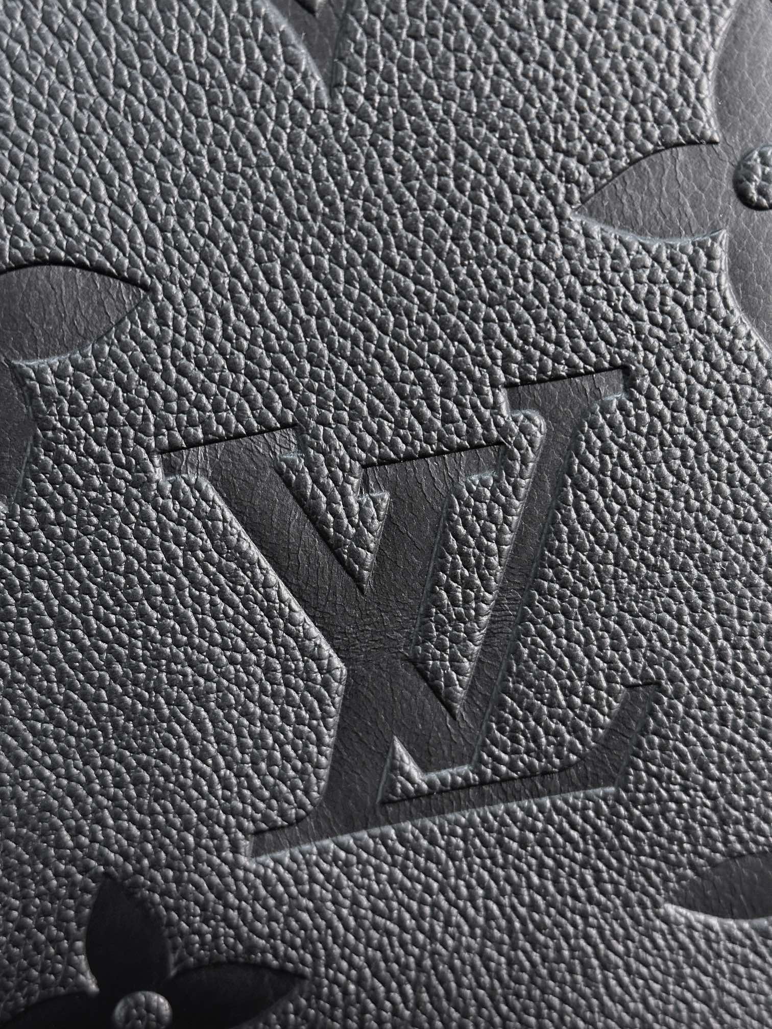 Louis Vuitton M45685 Neverfull MM Embossed Grained Cowhide Leather Black