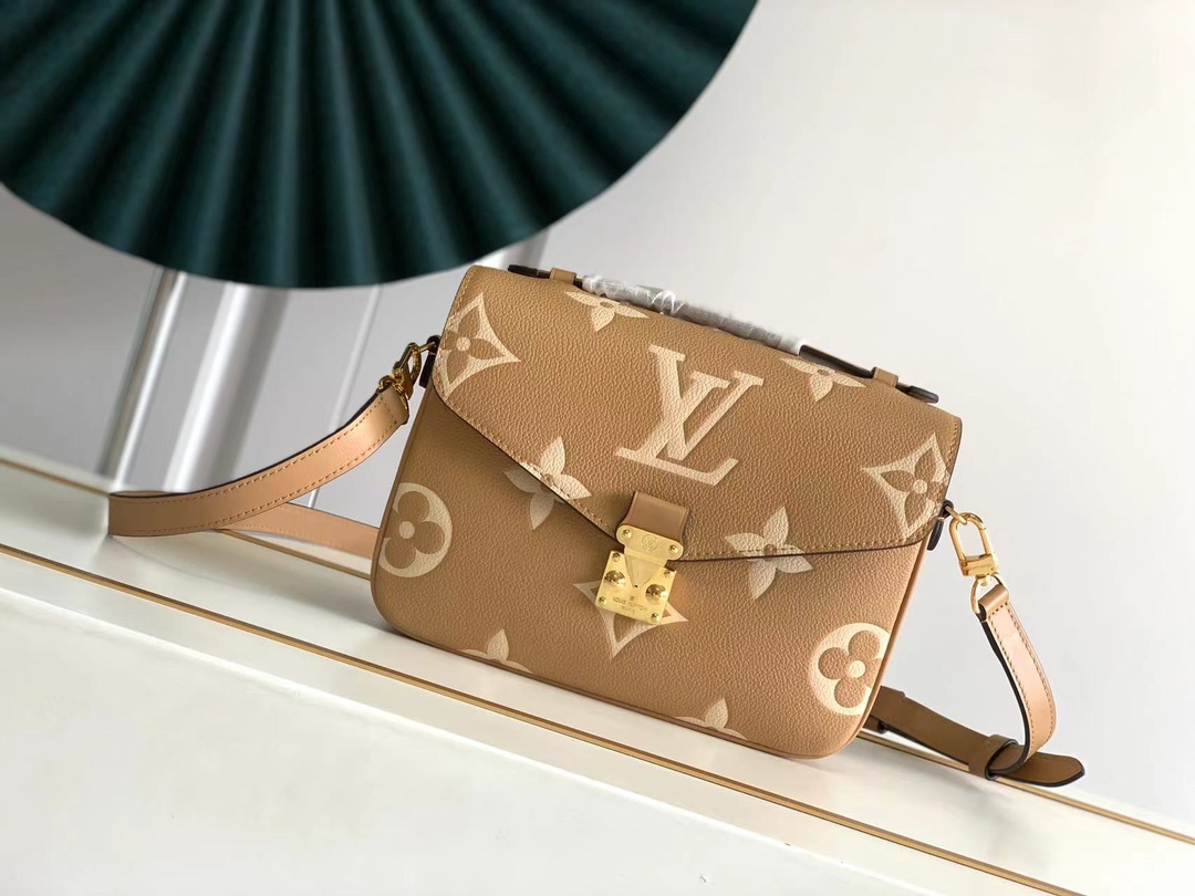 Louis Vuitton M45773 Pochette Metis Embossed Grained cowhide Leather Arizona Beige and Cream