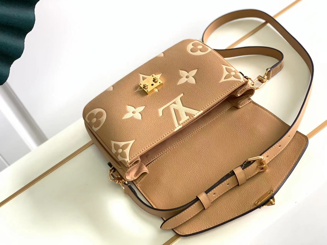 Louis Vuitton M45773 Pochette Metis Embossed Grained cowhide Leather Arizona Beige and Cream