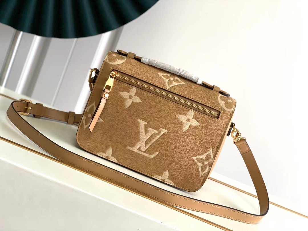 Louis Vuitton M45773 Pochette Metis Embossed Grained cowhide Leather Arizona Beige and Cream