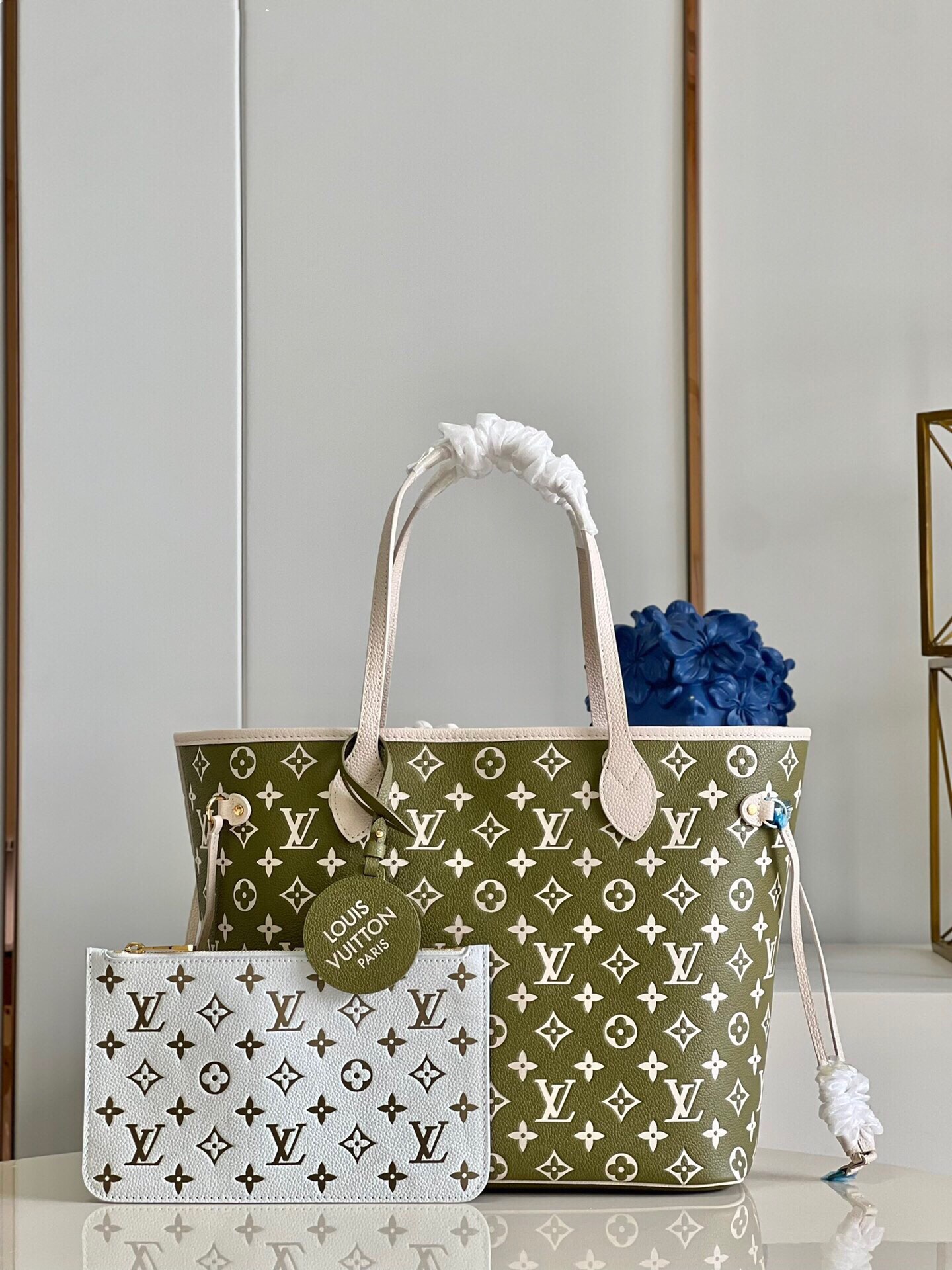 Louis Vuitton M46103 Neverfull MM Printed and Embossed Grained Cowhide Leather Khaki Green-Beige-Cream