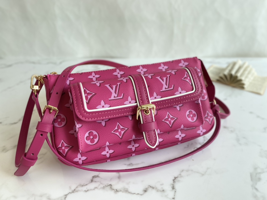 Louis Vuitton M46161 Maxi Multi Pochette Accessoires Handbag  Monogram Coated Canvas Rose