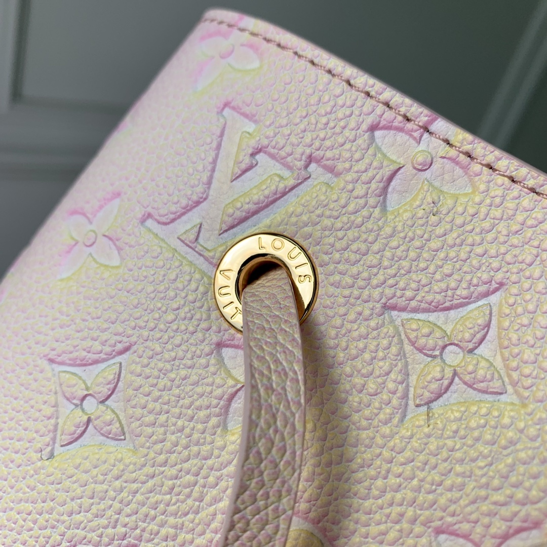 Louis Vuitton M46174 NeoNoe BB Sprayed and Embossed Grained Cowhide Leather Pink