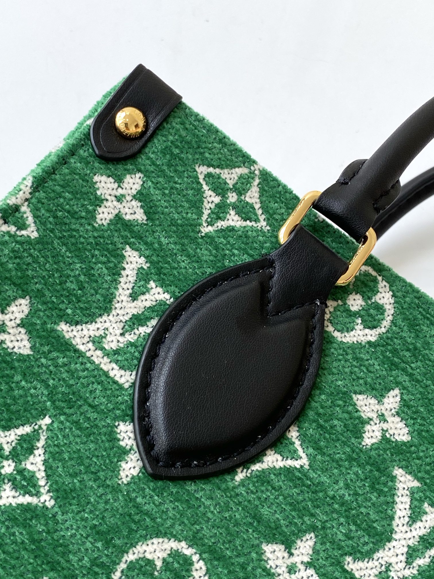 Louis Vuitton M46216 ONTHEGO PM Monogram Jacquard Velvet Green