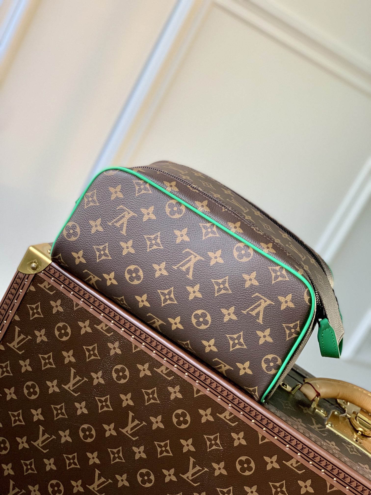 Louis Vuitton M46253 Dopp Kit Toilet Pouch Monogram Macassar coated canvas and Minty Green cowhide leather