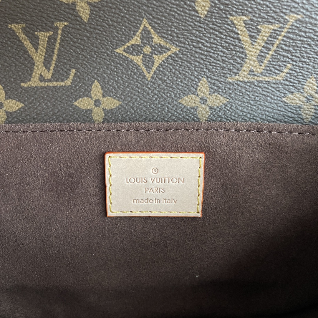 Louis Vuitton M46279 Pochette Metis East West Monogram Coated Canvas