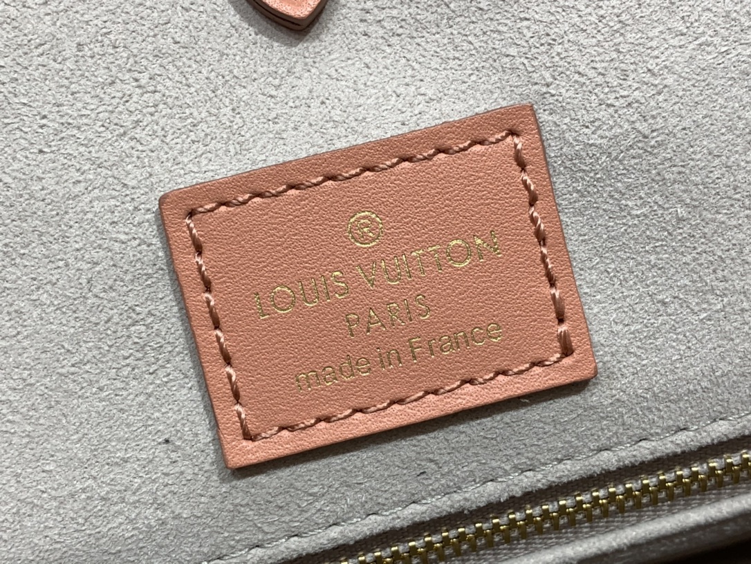 Louis Vuitton M46286 OnTheGo MM Embossed Grained Cowhide Leather Pink
