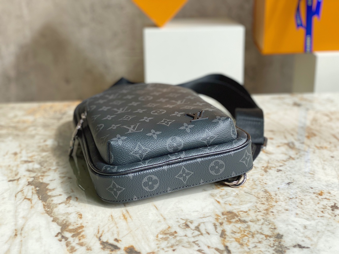 Louis Vuitton M46327-1 Avenue Slingbag