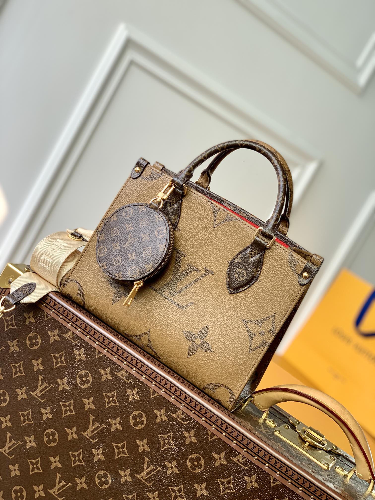 Louis Vuitton M46373 OnTheGo PM Monogram and Monogram Reverse coated canvas