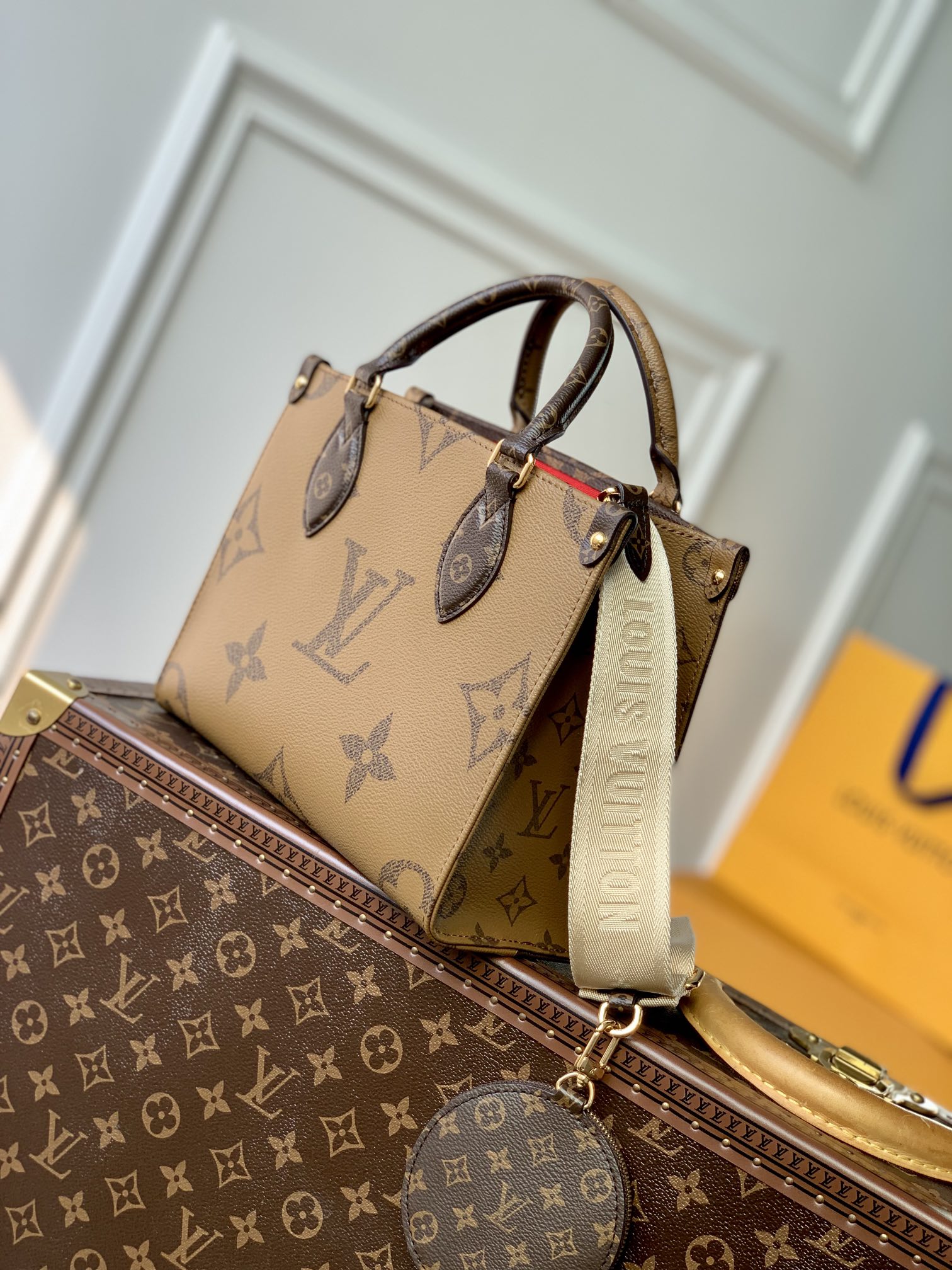 Louis Vuitton M46373 OnTheGo PM Monogram and Monogram Reverse coated canvas