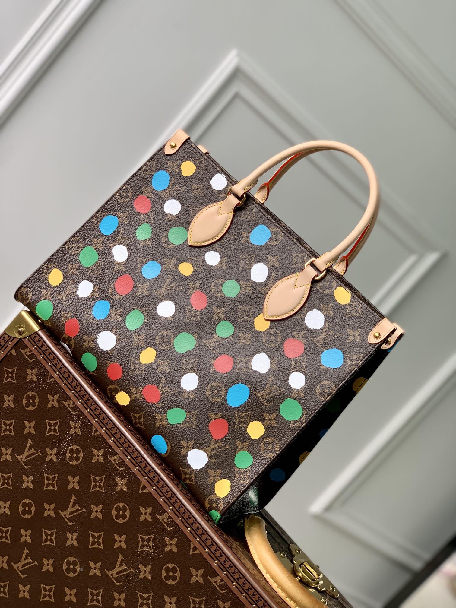 Louis Vuitton M46379 LV X YK ONTHEGO MM Monogram Coated Canvas with 3D Painted Dots Print