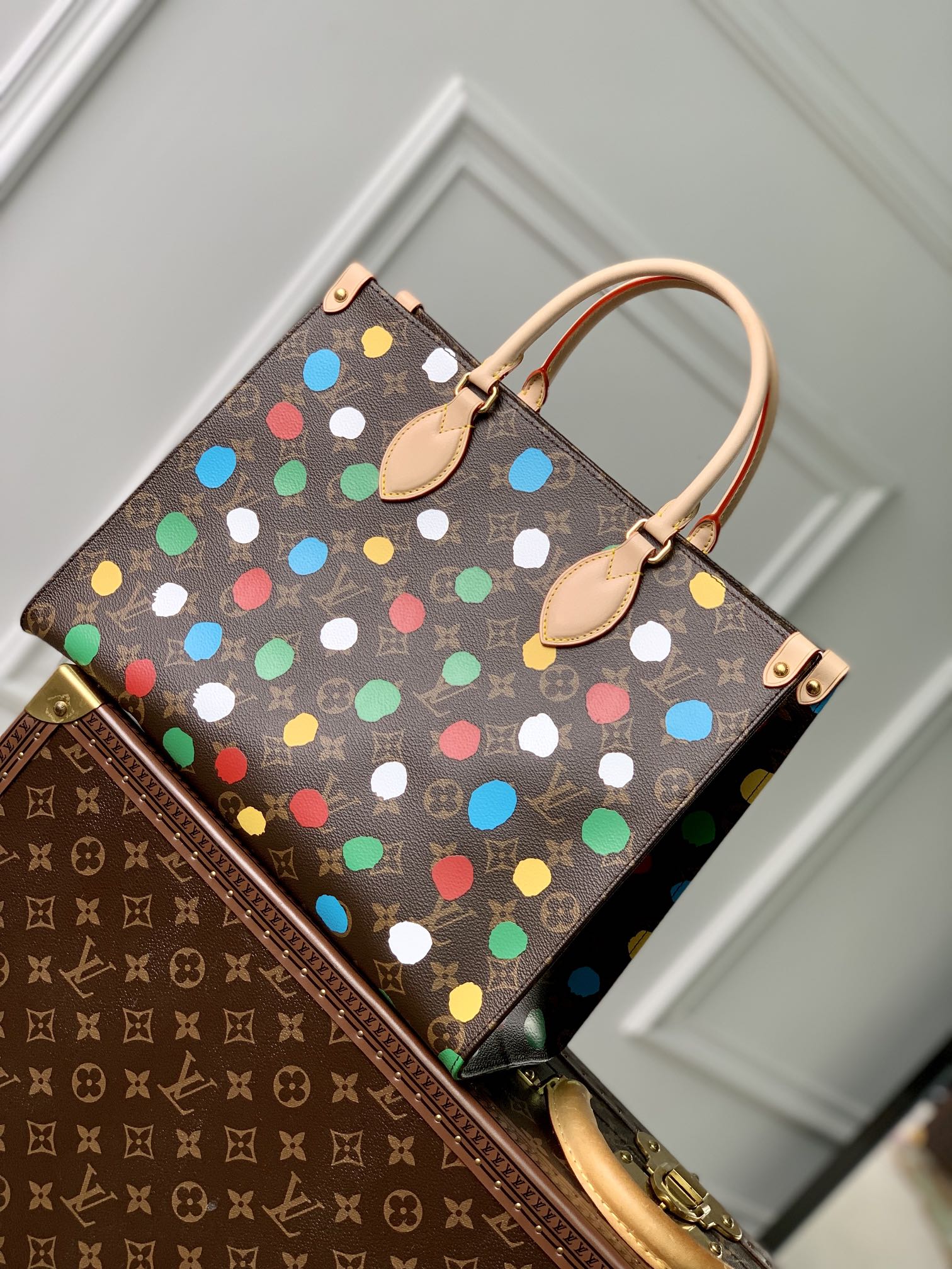 Louis Vuitton M46379 LV X YK ONTHEGO MM Monogram Coated Canvas with 3D Painted Dots Print