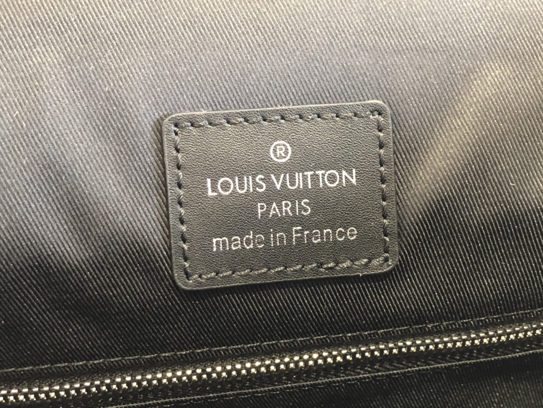 Louis Vuitton M46403 LVxYK Christopher MM Backpack Monogram cowhide with Infinity Dots print